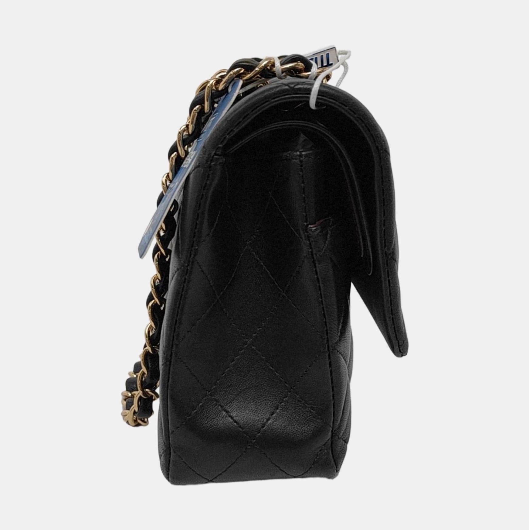 Chanel Timeless Classic Flap Medium Black Lambskin Leather Gold Hardware 2019 In Excellent Condition For Sale In AUBERVILLIERS, FR