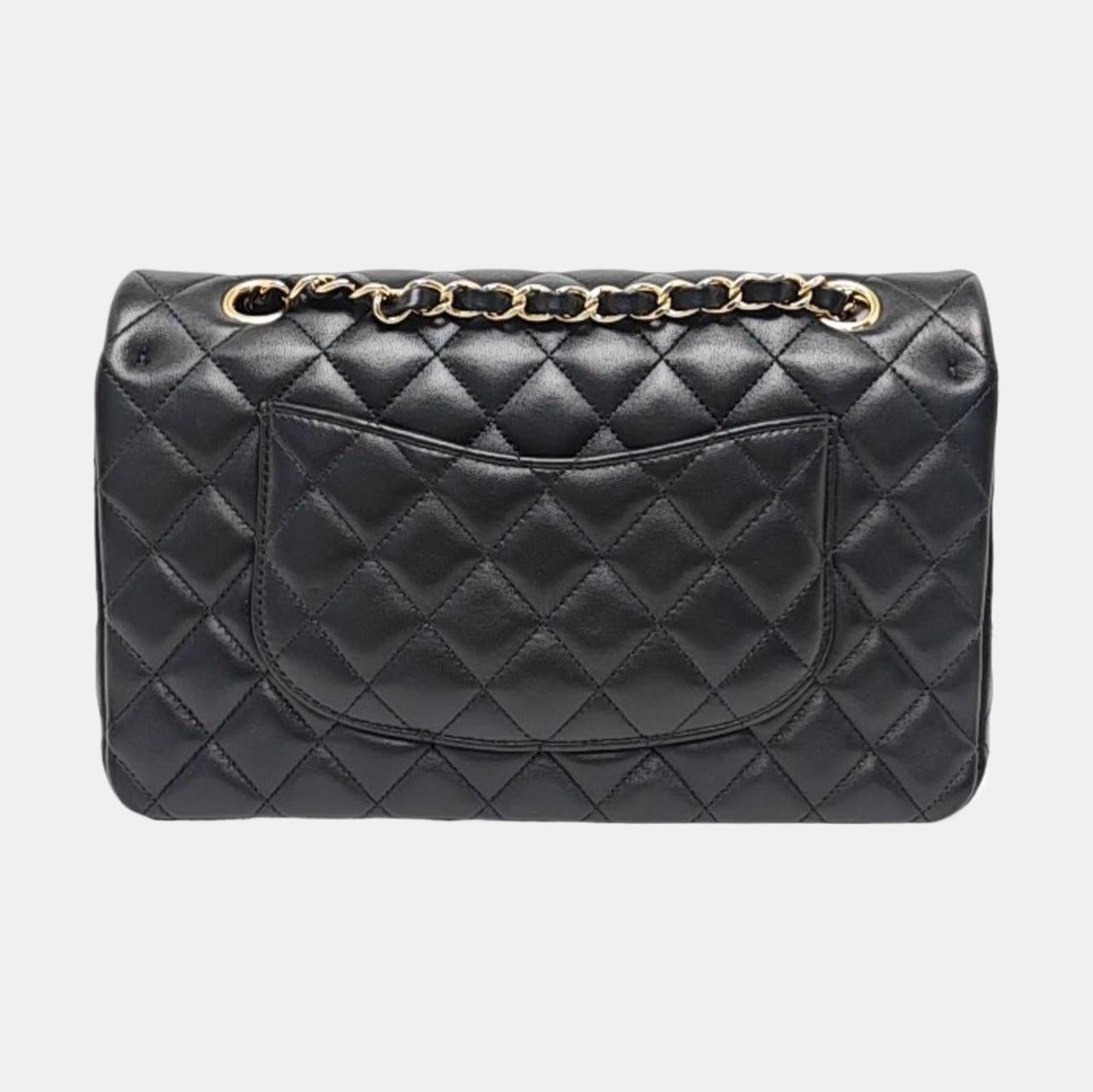 De las mujeres Chanel Timeless Classic Flap Medium Piel de cordero negra Herrajes dorados en venta