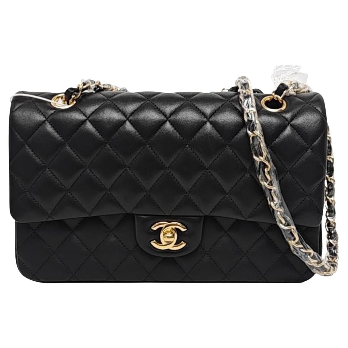 Chanel Timeless Classic Flap Medium Schwarzes Lammfell Leder Goldene Hardware