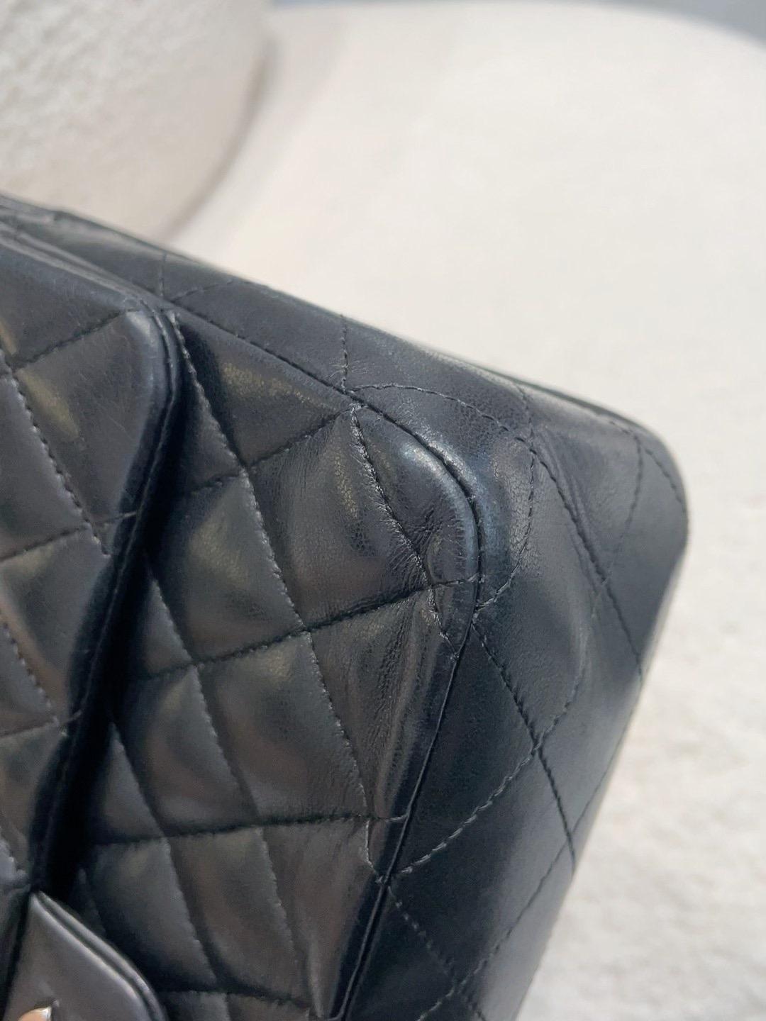 Chanel Timeless Classic Flap Mediana Piel de cordero negra Herrajes plateados, 2006 en venta 9