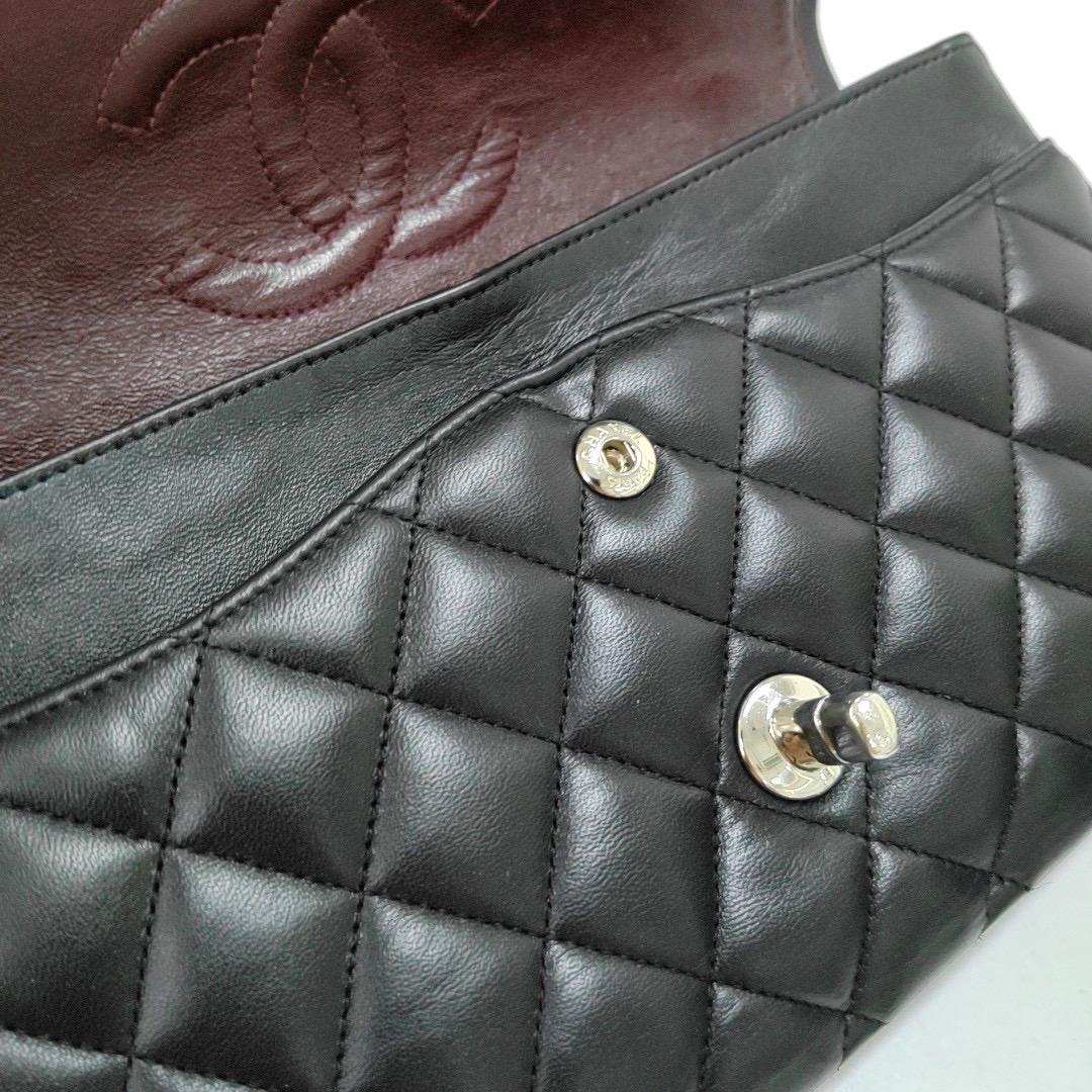 Chanel Timeless Classic Flap Medium Nero Pelle di Agnello Hardware Argento 2017 in vendita 6