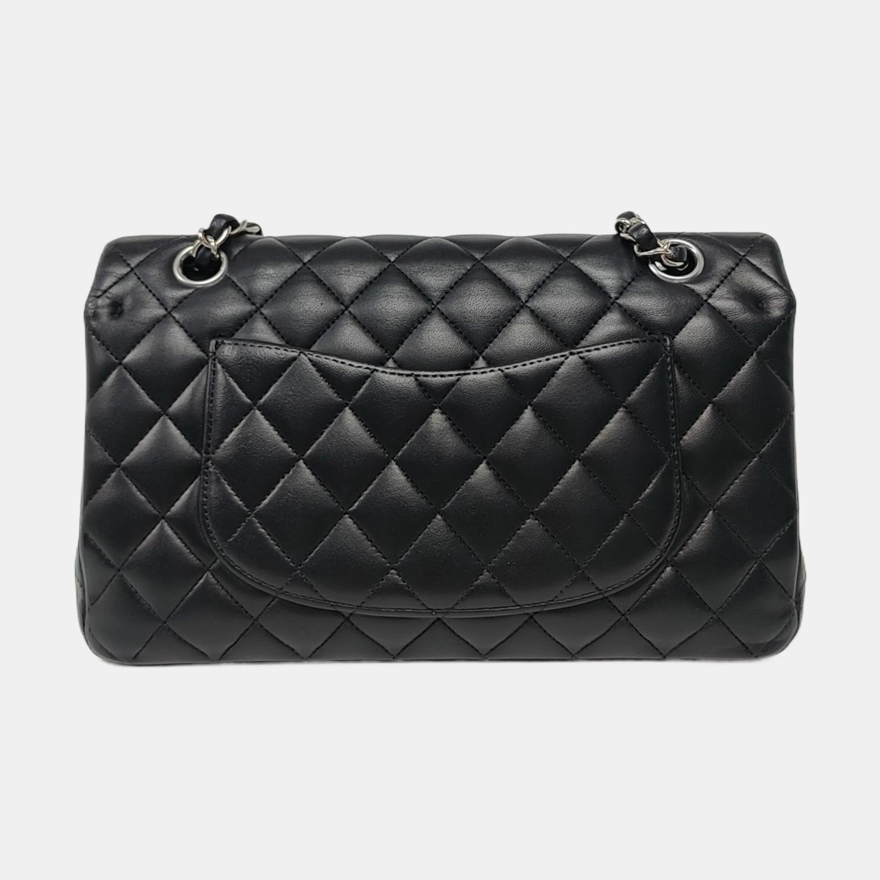 Chanel Timeless Classic Flap Medium Nero Pelle di Agnello Hardware Argento 2017 in vendita 1