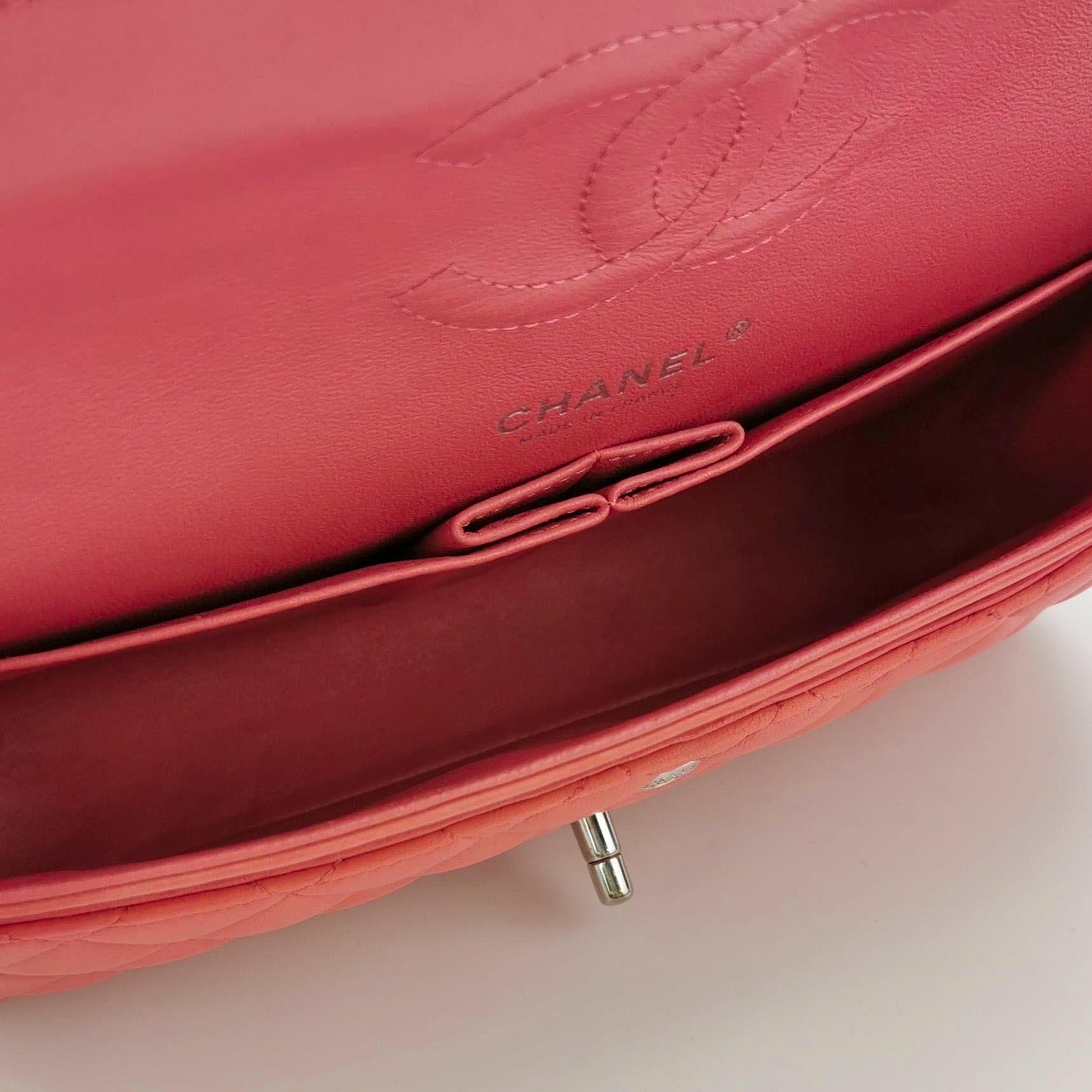 Chanel Timeless Classic Flap Medium Pink Lambskin Leather Gold Hardware For Sale 2
