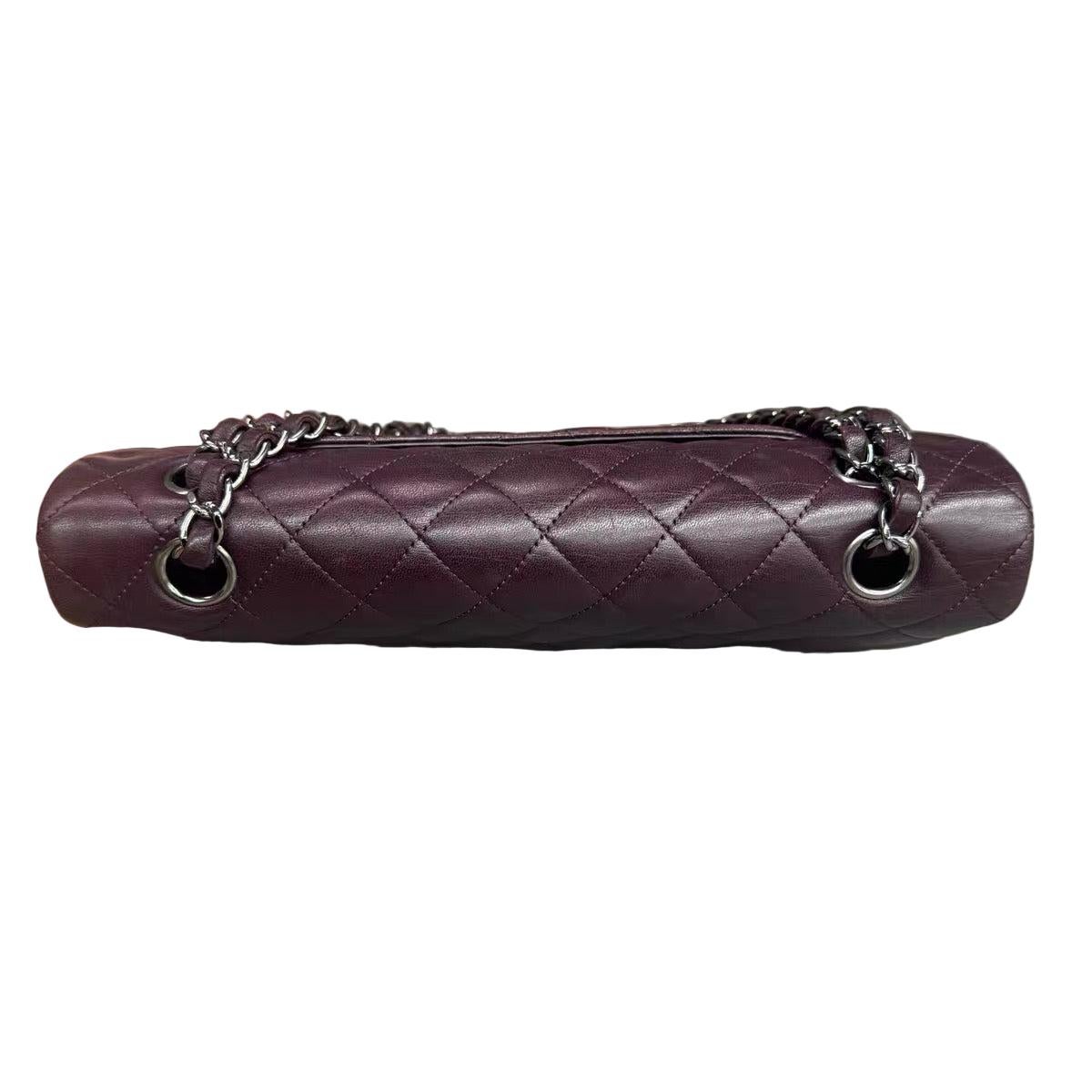 Chanel Timeless Classic Flap Medium Lila Lammfell Leder Silver Hardware im Angebot 6