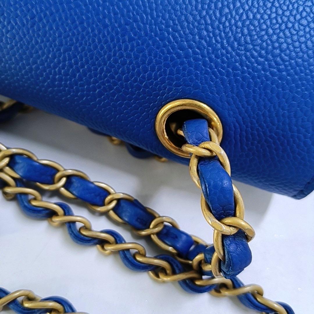 Chanel Timeless Classic Flap Medium Royal Blue Caviar Leather Gold Hardware For Sale 7