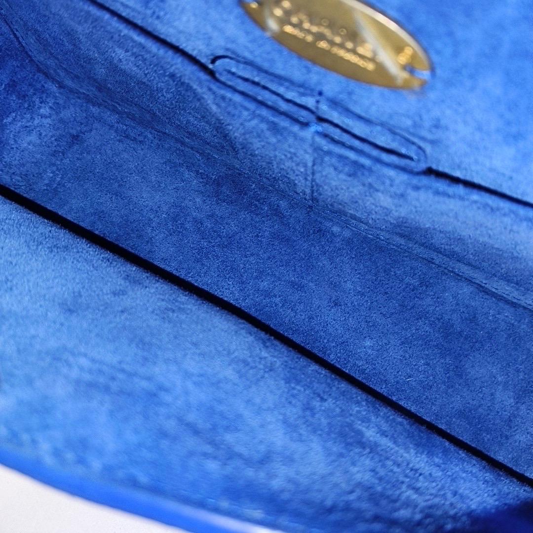 Chanel Timeless Classic Flap Medium Royal Blue Caviar Leather Gold Hardware For Sale 9