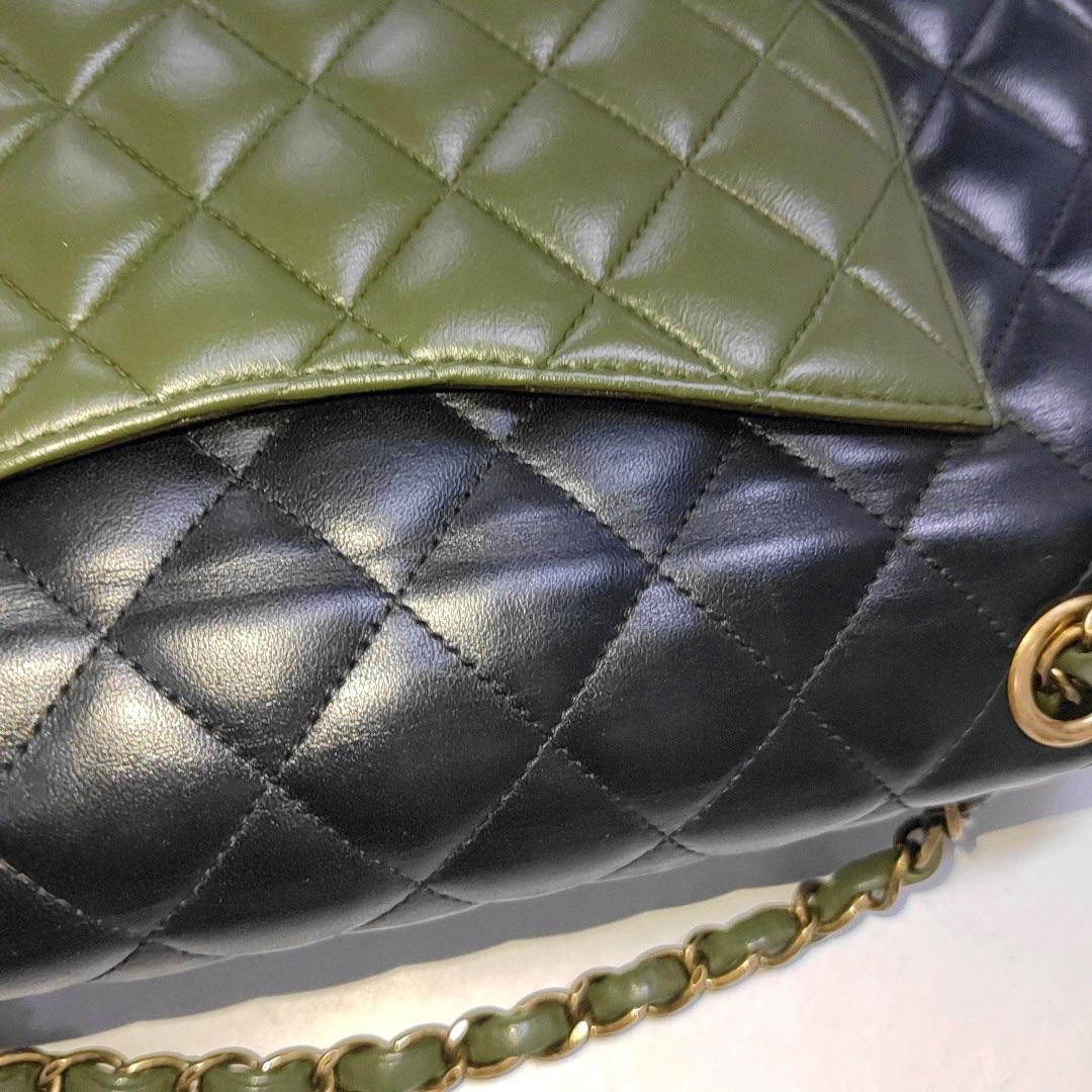 Chanel Timeless Classic Flap Medium Tricolor Black Green Lambskin Leather For Sale 6