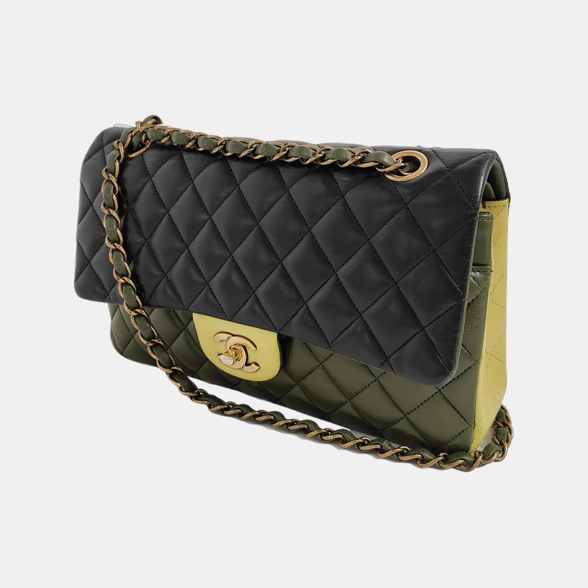 Chanel Timeless Classic Flap Medium Tricolor Black Green Lambskin Leather In Good Condition For Sale In AUBERVILLIERS, FR