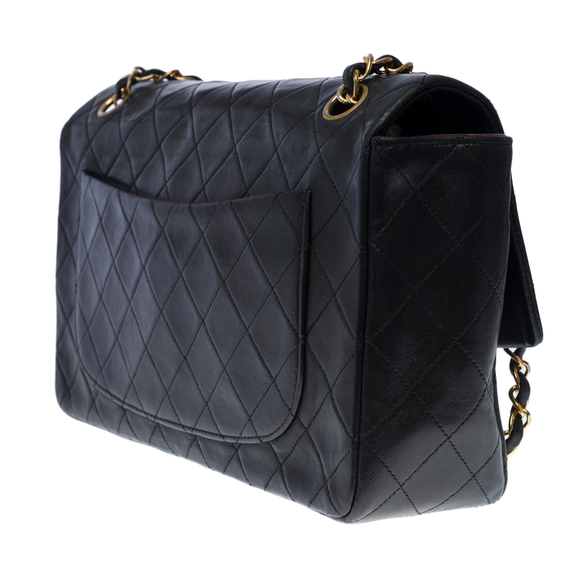 Chanel Timeless/Classic Flap shoulder bag in black quilted lambskin, GHW In Good Condition In Paris, IDF