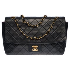 Chanel Timeless/Classic Flap shoulder bag in black quilted lambskin, GHW