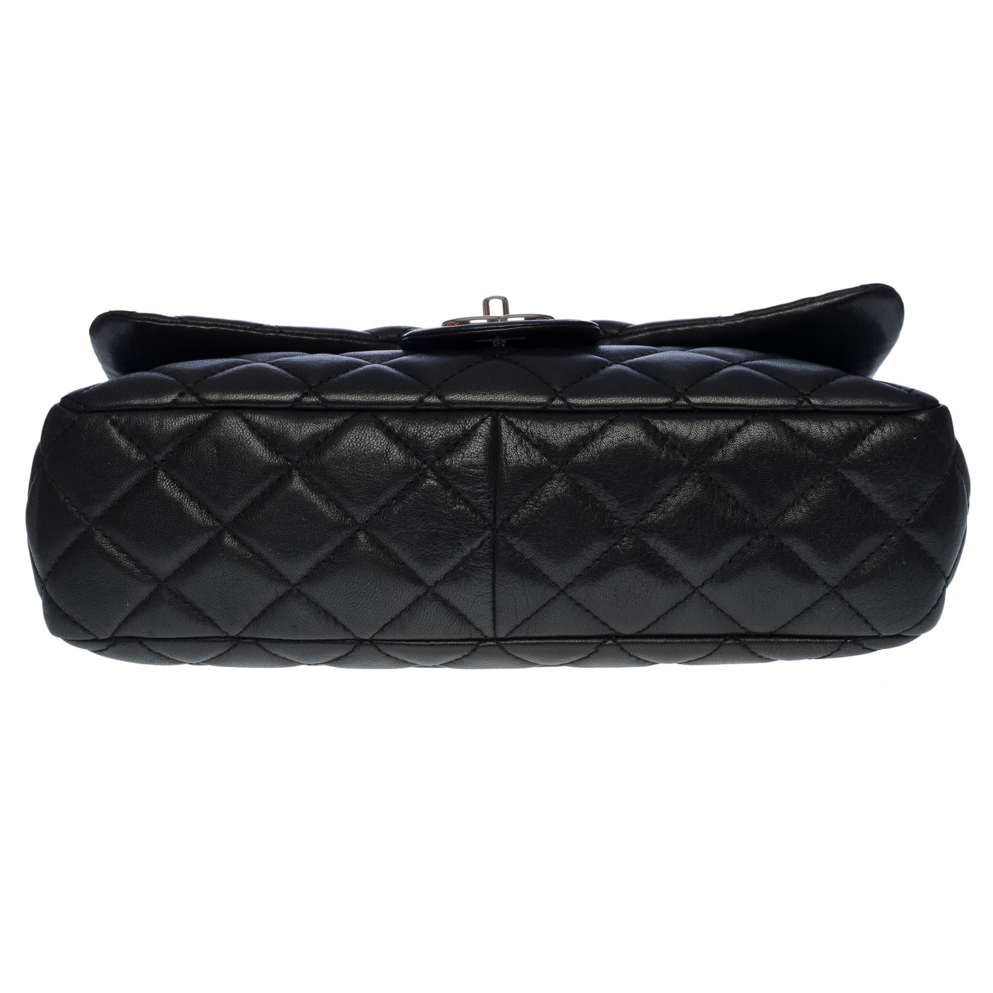 Chanel Timeless/Classic Jumbo single flap shoulder bag in black leather, SHW 6