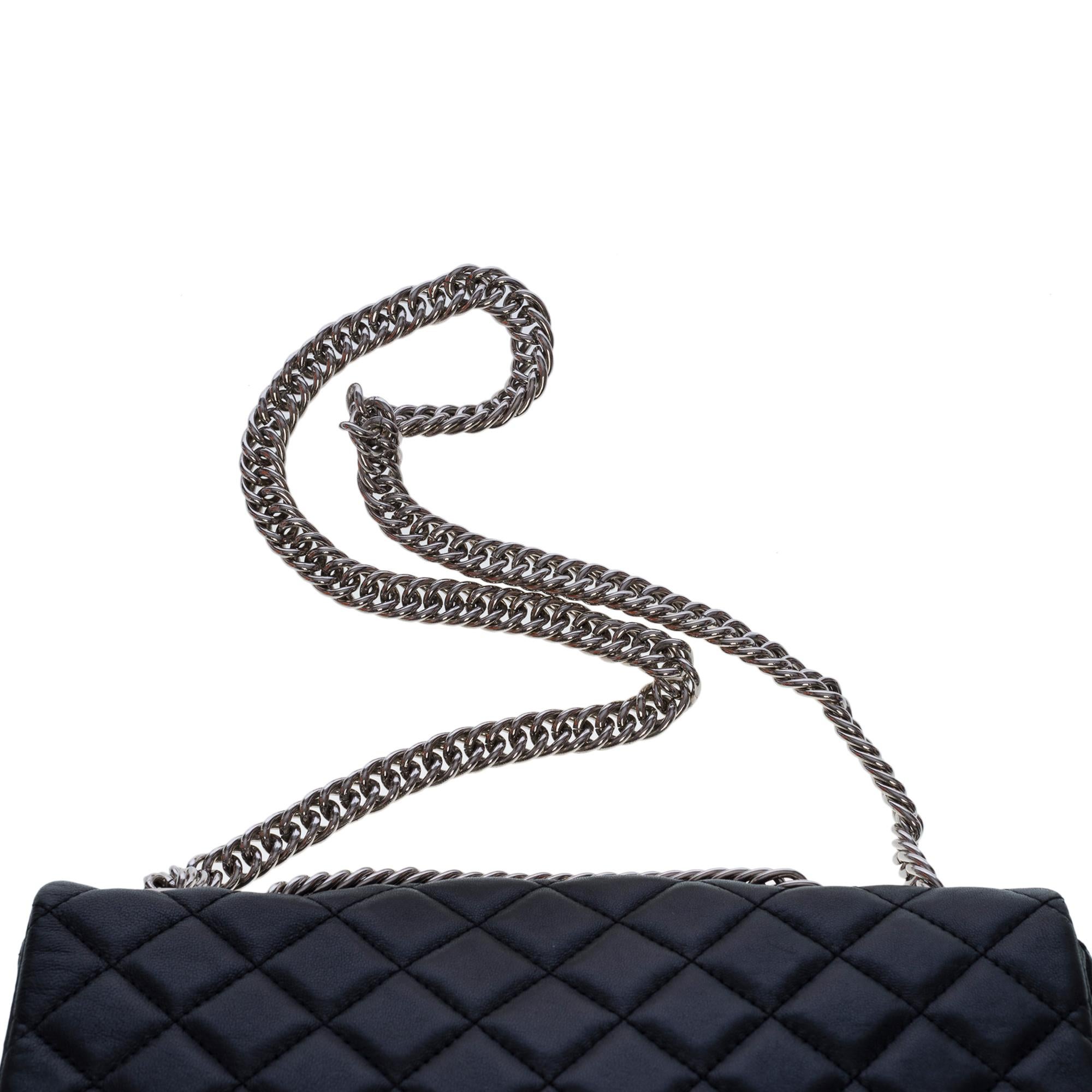 Chanel Timeless/Classic Jumbo single flap shoulder bag in black leather, SHW 5