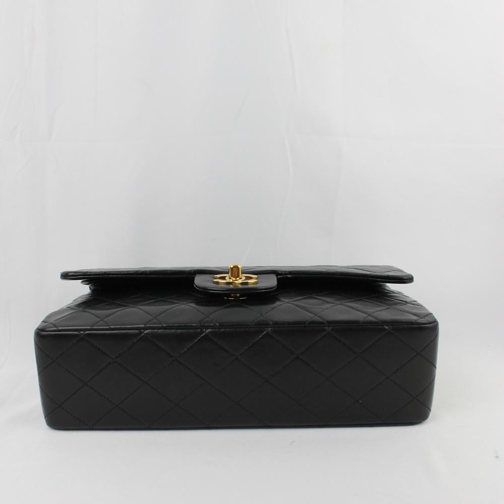 Women's Chanel Timeless Classic Media Nera Oro For Sale