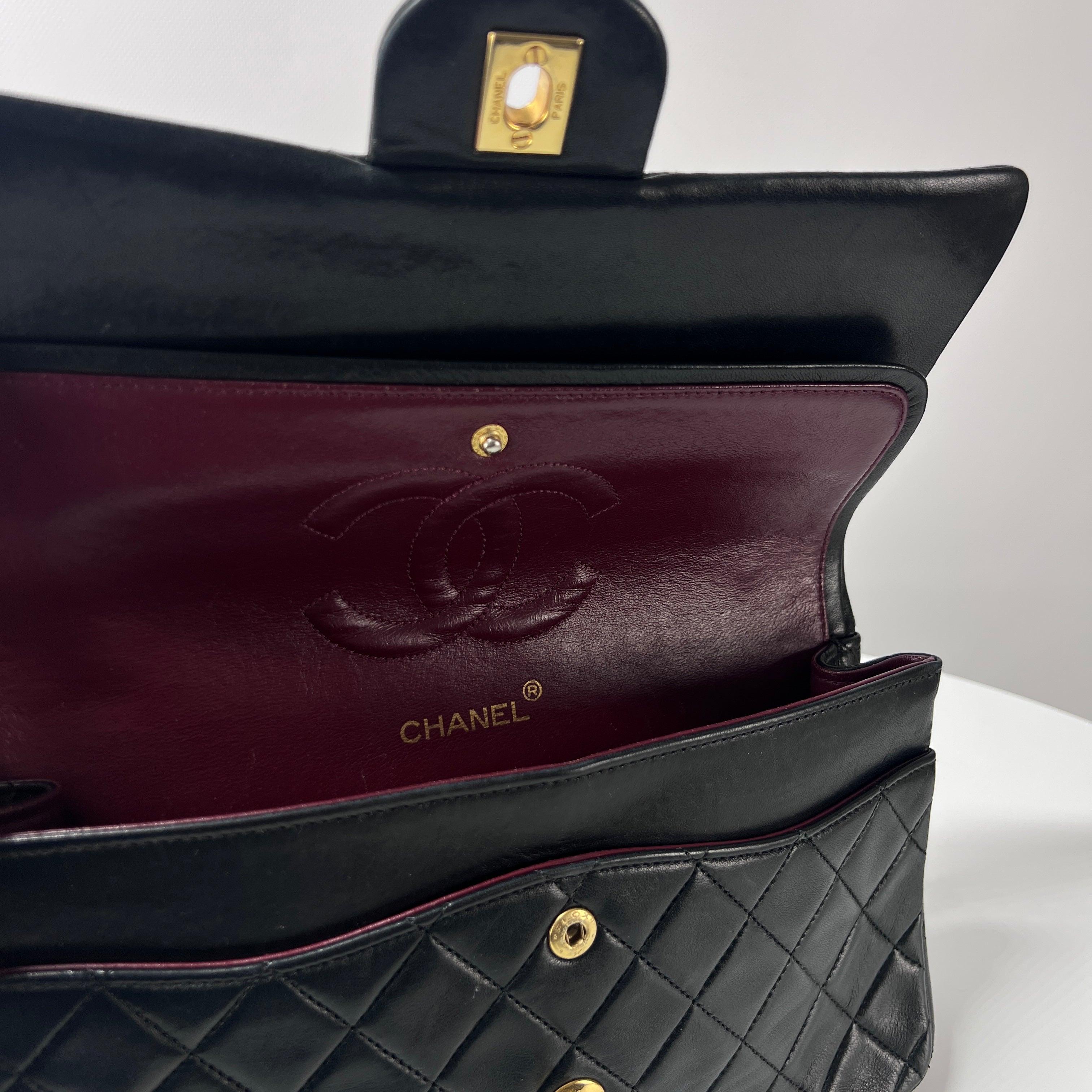 Chanel Timeless Classic Borsa media a doppia patta in pelle d'agnello nera 1989-1991 In condizioni buone in vendita a SAINT-OUEN-SUR-SEINE, FR