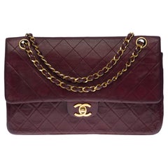 Chanel Timeless/Classic shoulder bag in burgundy quilted lambskin leather, GHW