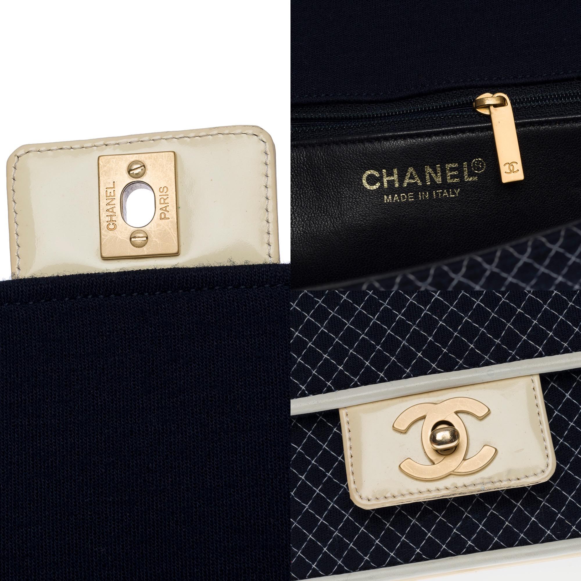 Chanel Timeless/Classic shoulder bag in navy blue jersey, GHW For Sale 1