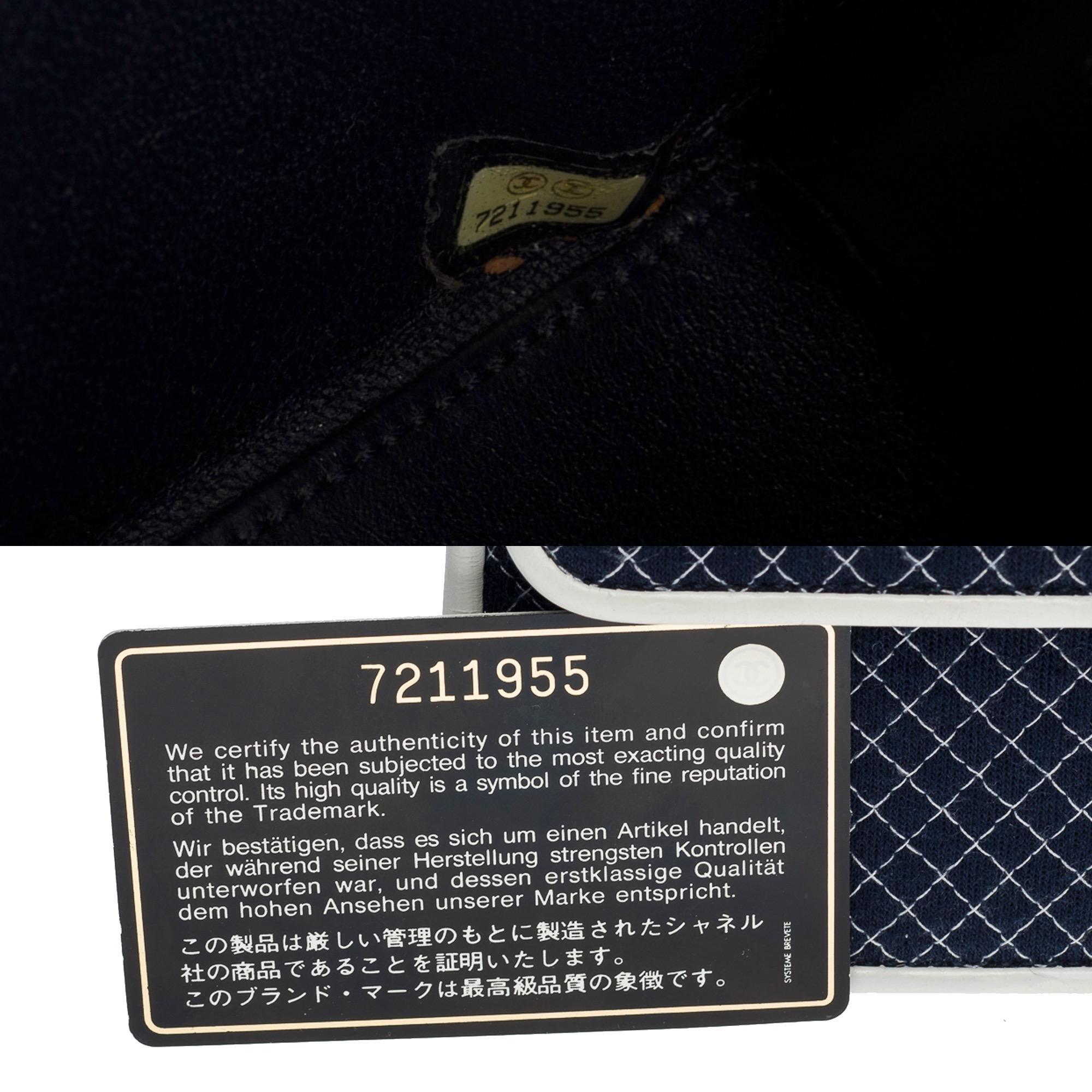 Chanel Timeless/Classic shoulder bag in navy blue jersey, GHW For Sale 2