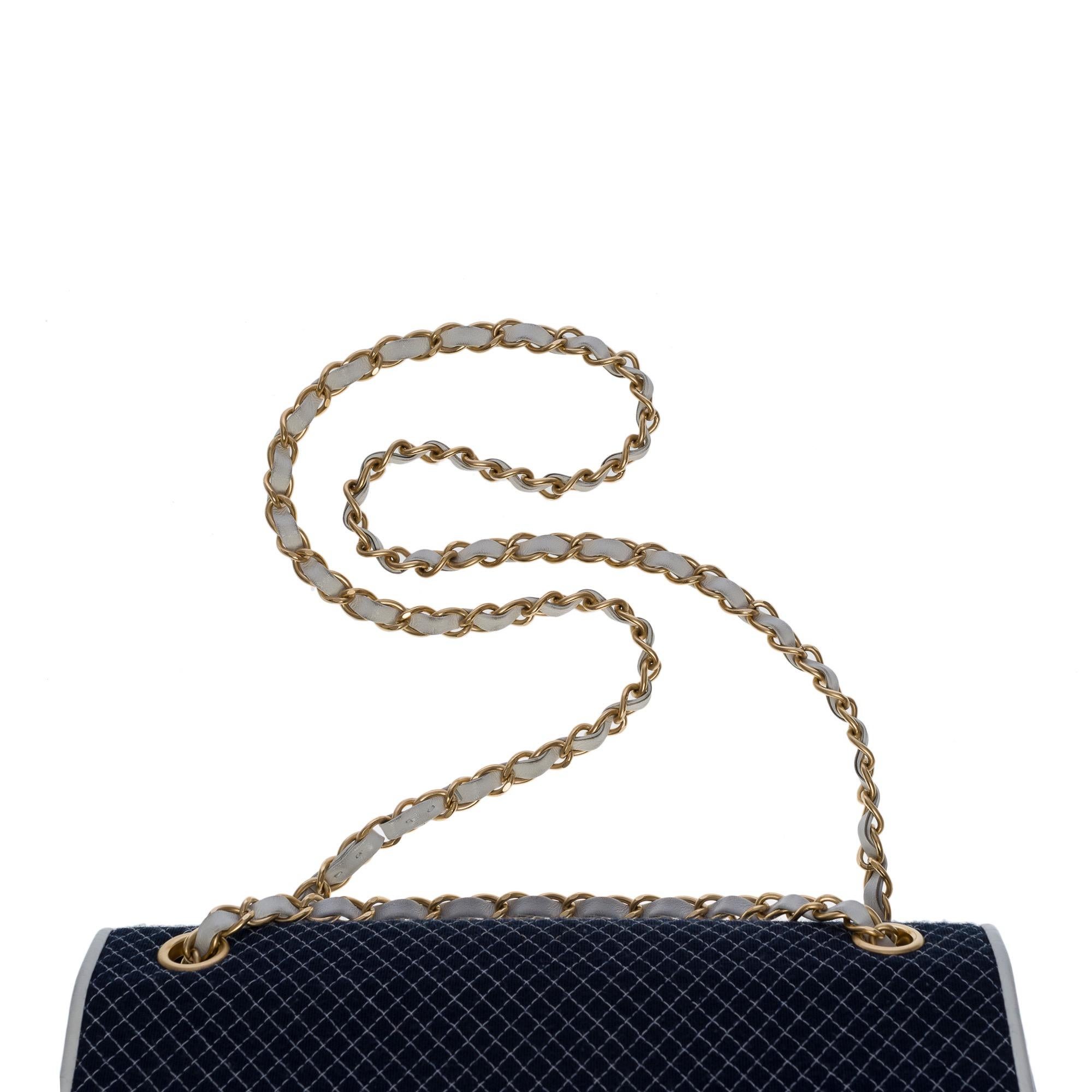 Chanel Timeless/Classic shoulder bag in navy blue jersey, GHW For Sale 4