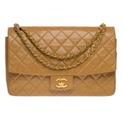 Chanel Timeless/Classic shoulder flap bag in beige quilted lambskin leather, GHW