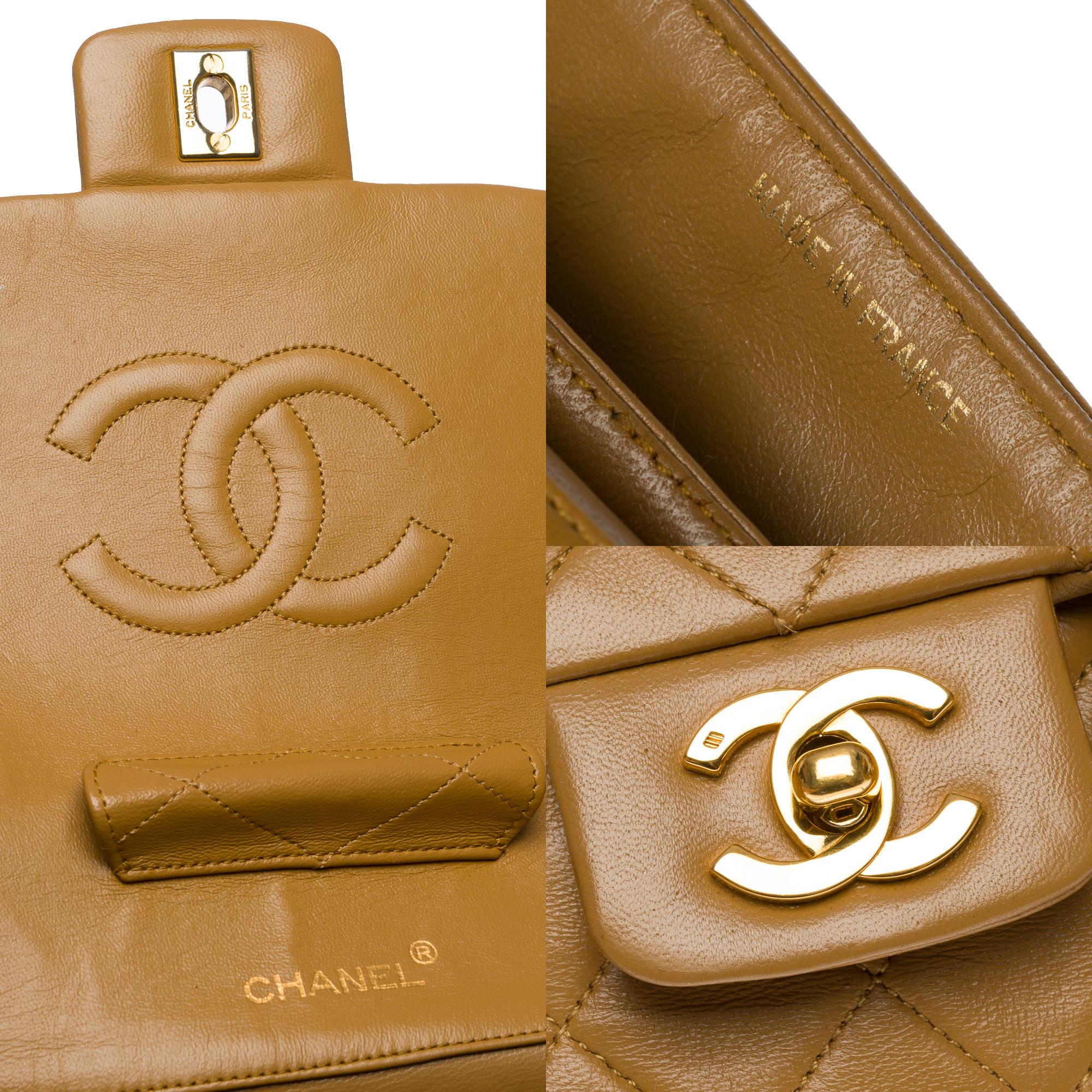Chanel Timeless/Classic Umhängetasche mit Überschlag aus gestepptem beigem Lammleder, GHW im Angebot 2