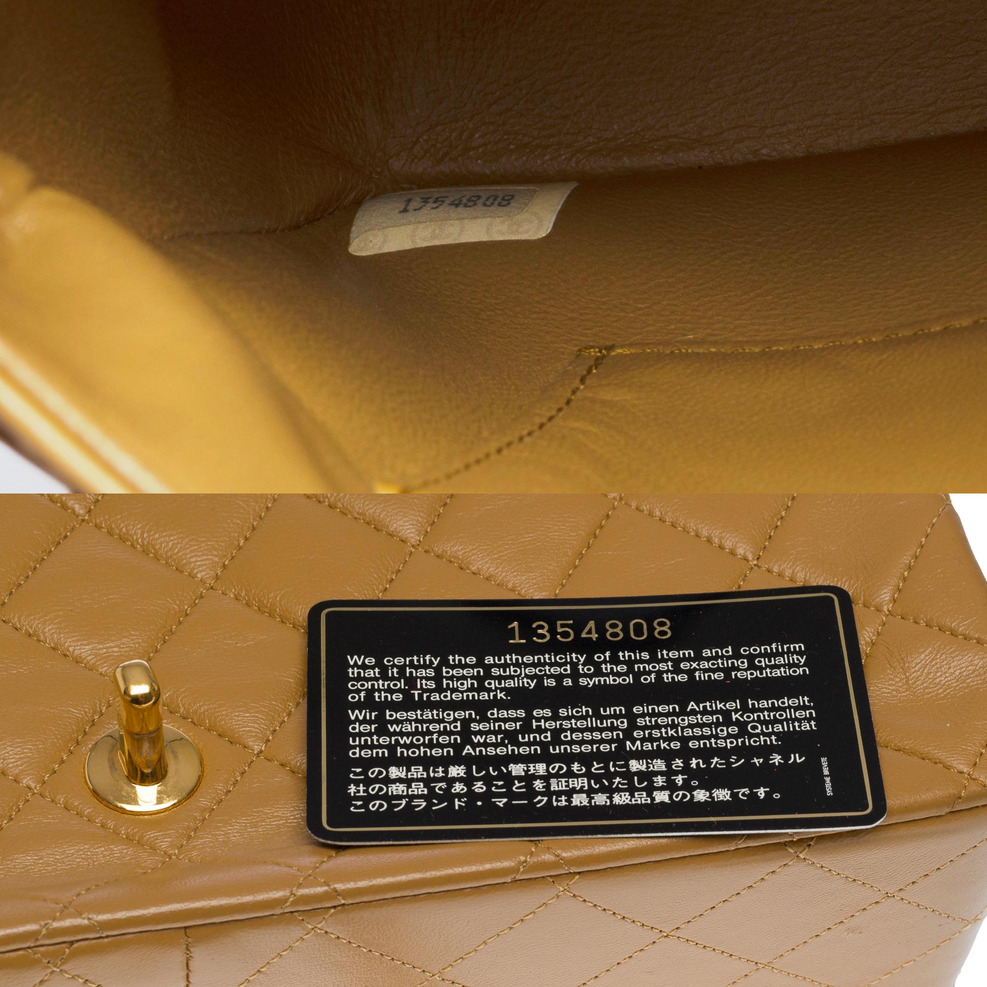 Sac à bandoulière Chanel Timeless/Classic en cuir d'agneau matelassé beige en vente 3