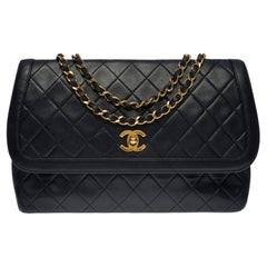 Chanel Timeless/Classic shoulder flap bag in navy blue quilted lambskin, GHW
