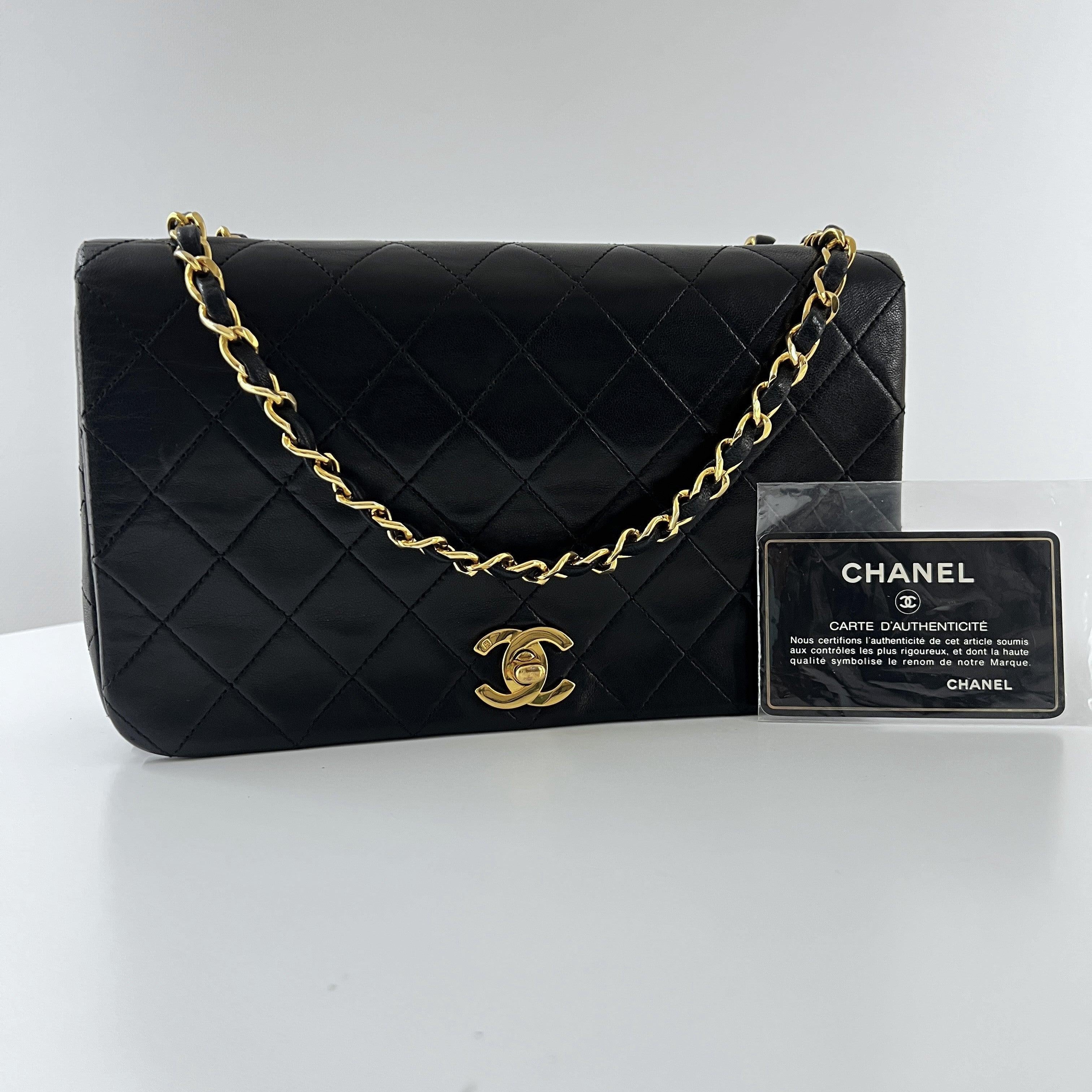 Chanel Timeless Classic Borsa con patta singola nera trapuntata in pelle d'agnello 1989-1991 In condizioni ottime in vendita a SAINT-OUEN-SUR-SEINE, FR