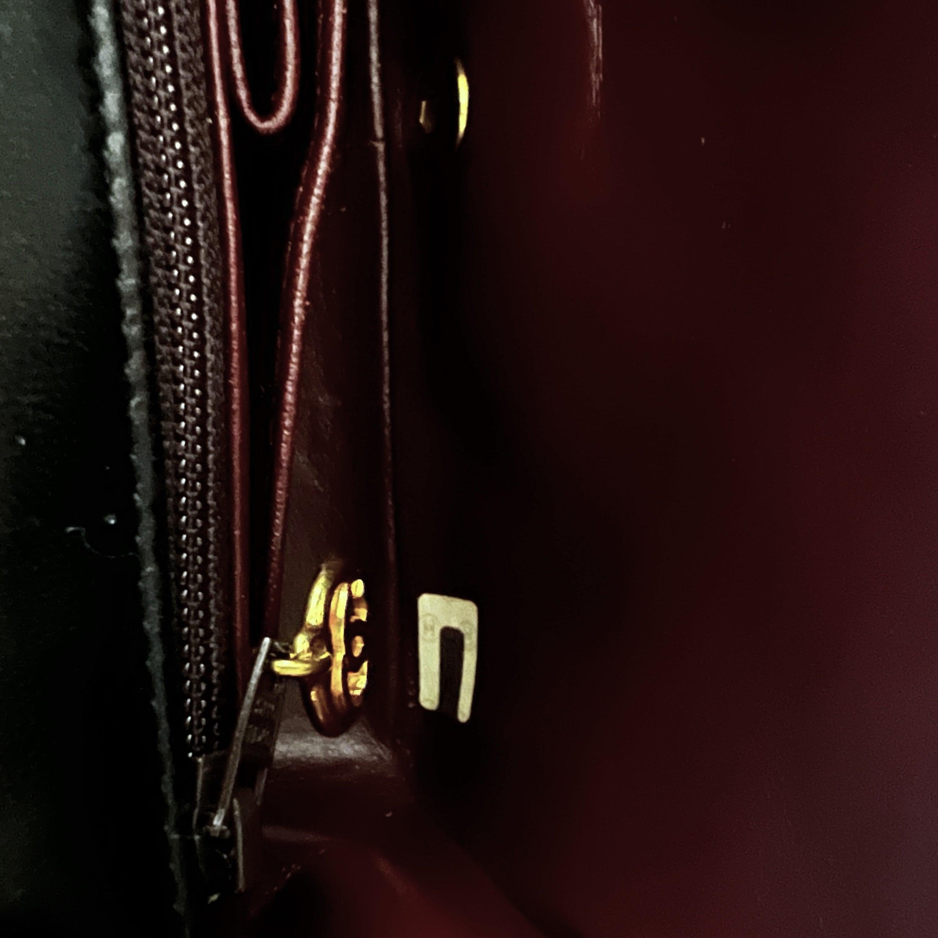 Chanel Timeless Classic Borsa con patta singola nera trapuntata in pelle d'agnello 1989-1991 in vendita 5