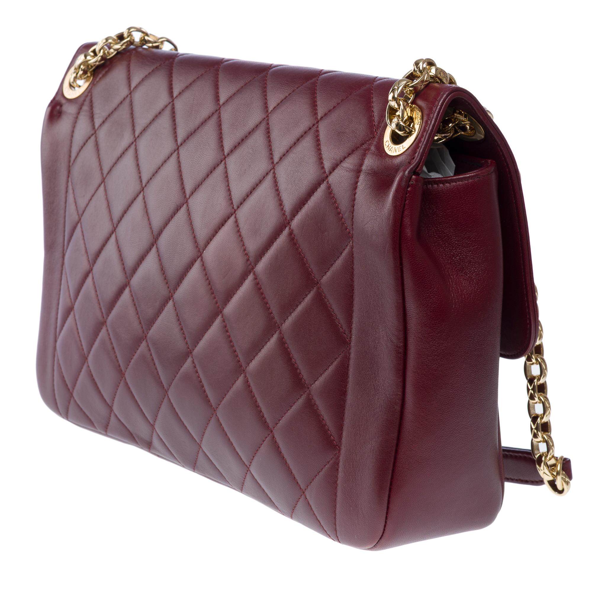 Women's Chanel Timeless/Classic single flap shoulder bag in Burgundy Lambskin , GHW For Sale