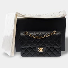 CHANEL Timeless/Classique Shoulder Bag Black