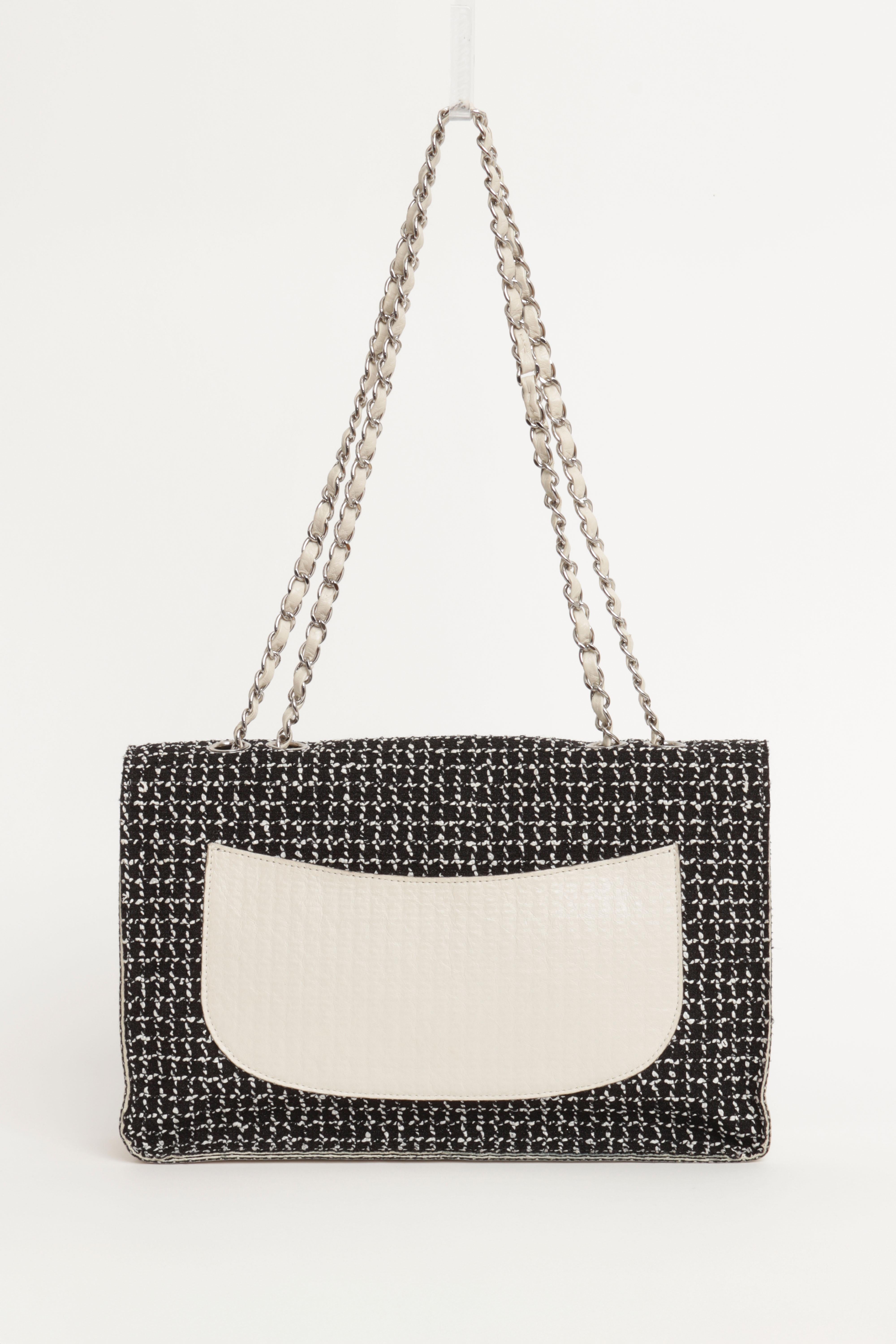 Noir Chanel Timeless Classique Soft Single Flap Bag in Black White Tweed Ecru Leather en vente