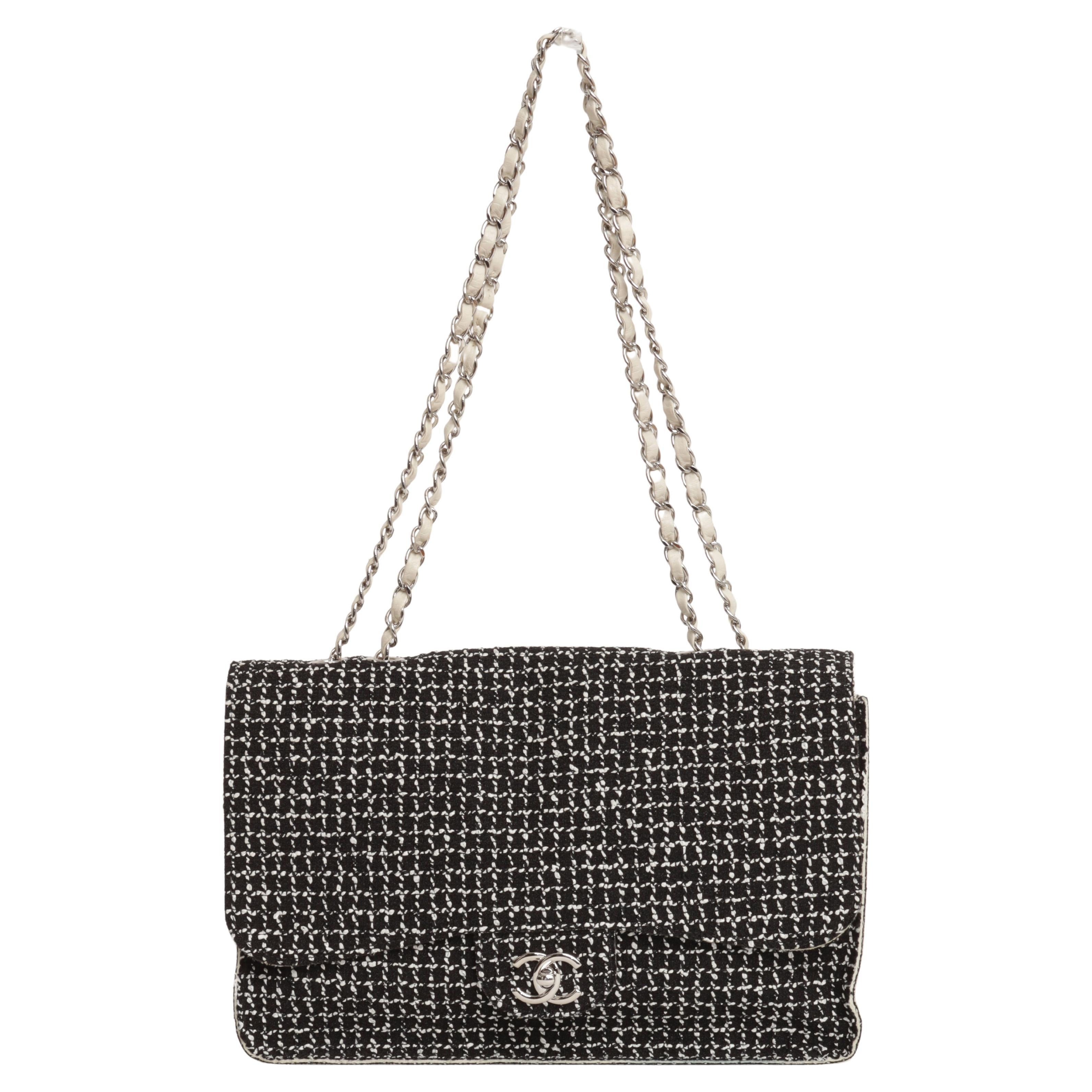 Chanel Timeless Classique - Borsa morbida con patta singola in pelle nera, bianca, tweed ed ecru