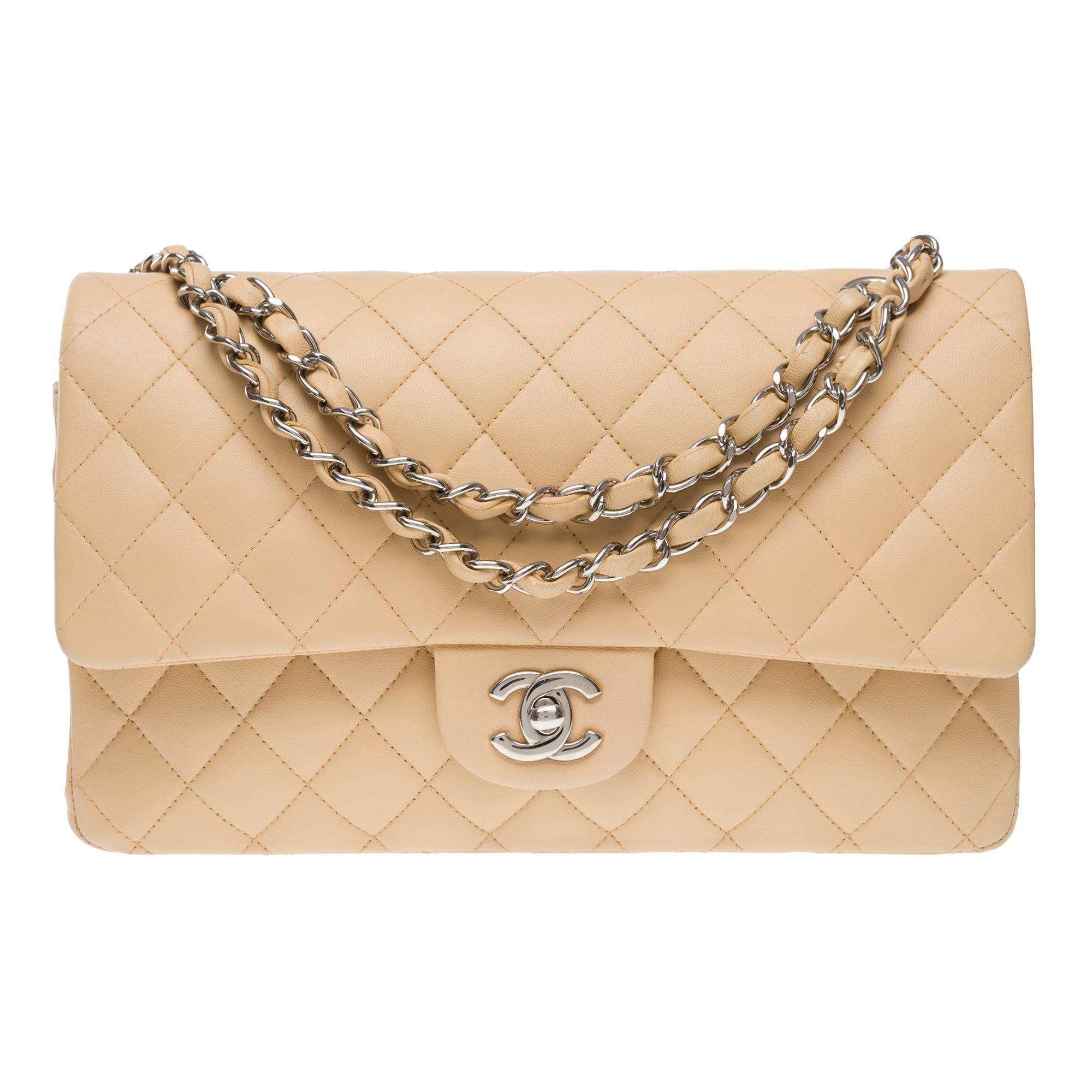Chanel Timeless double flap shoulder bag in beige quilted lambskin leather, SHW In Excellent Condition For Sale In Paris, IDF