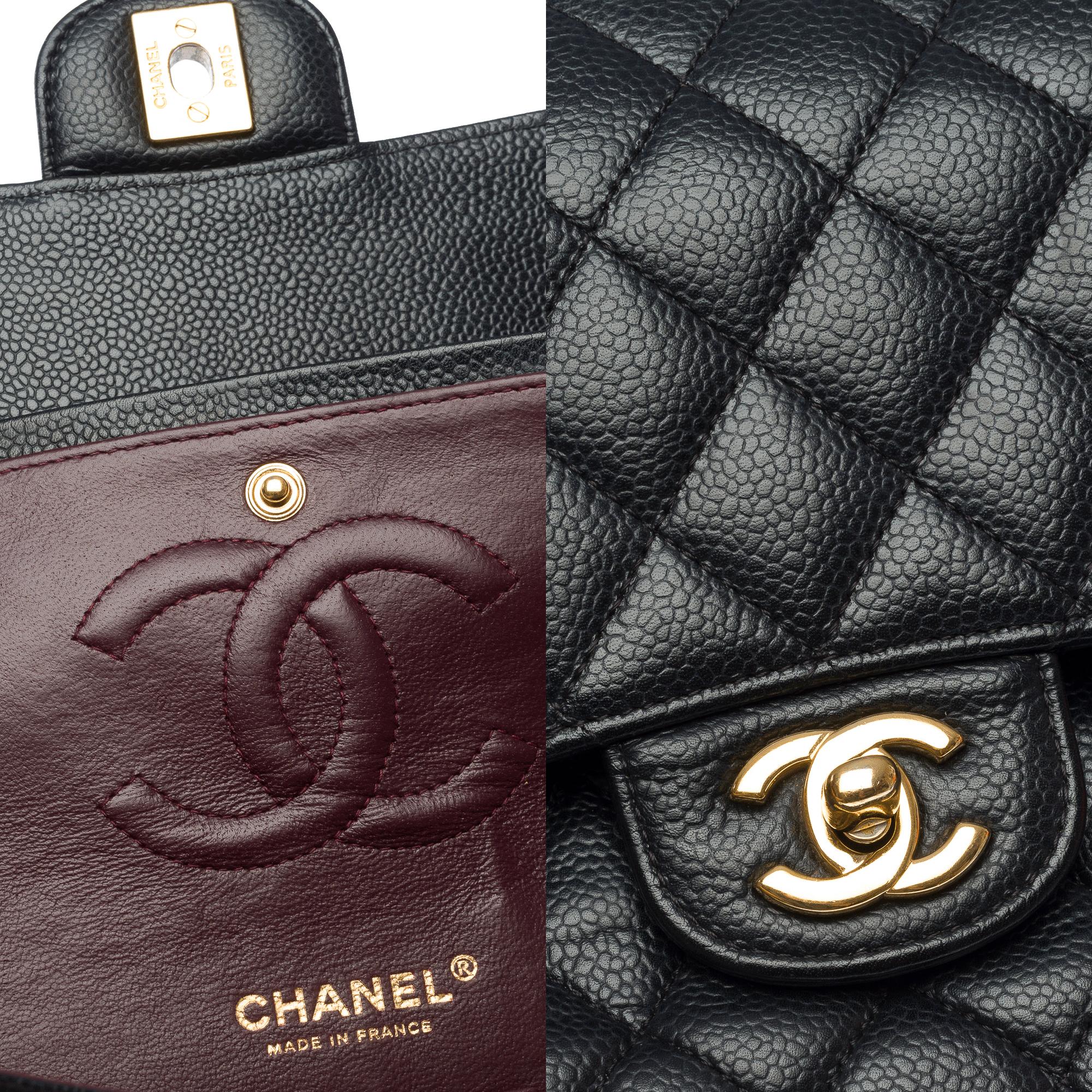 Bolso Chanel Timeless de doble solapa en piel acolchada Caviar negra, GHW 1