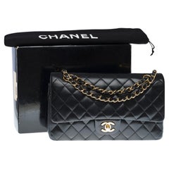 Chanel Timeless double flap shoulder bag in Black lambskin Quilted leather, GHW