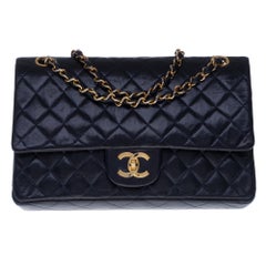 Chanel Timeless Double Flap Shoulder bag in navy blue quilted lambskin, GHW