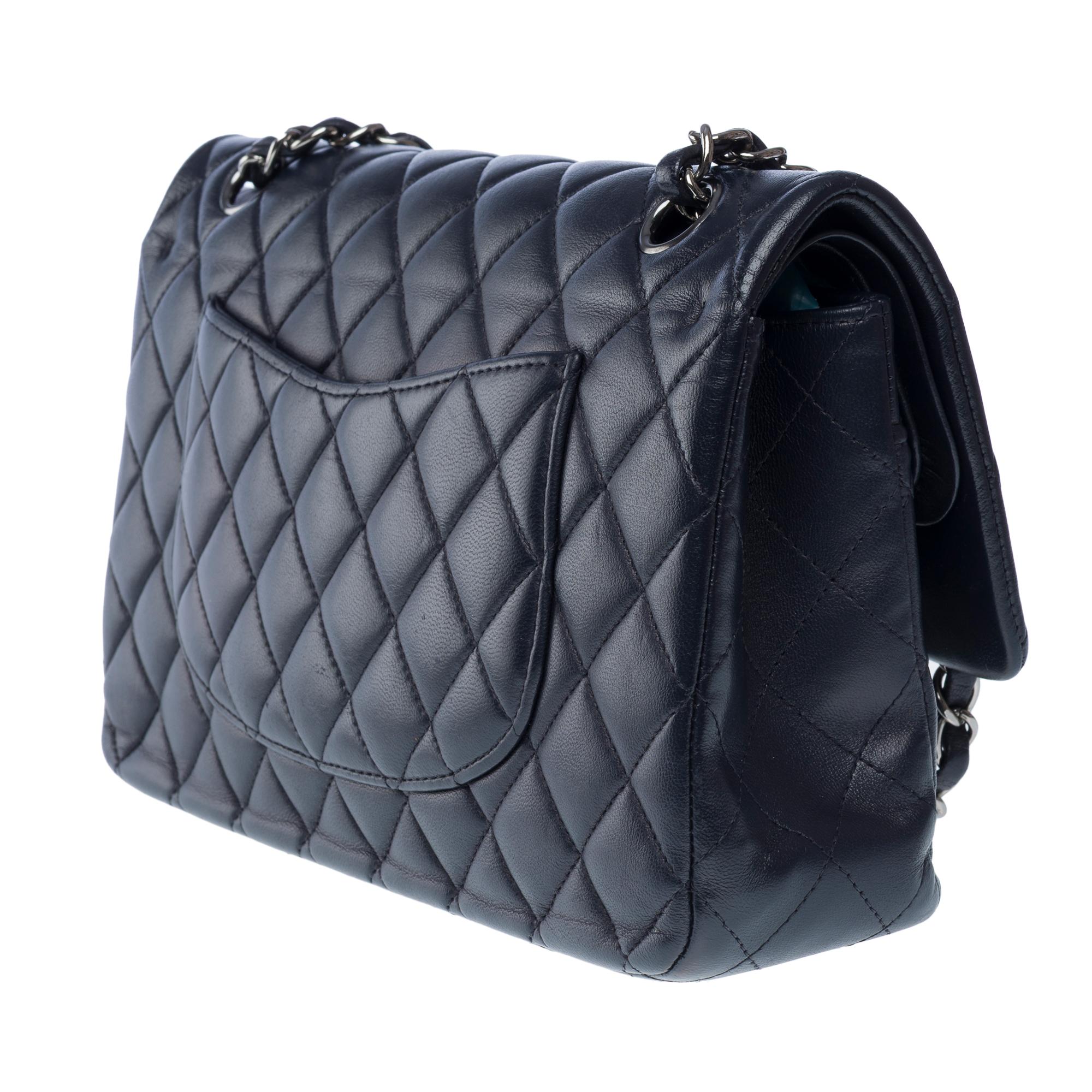 Women's Chanel Timeless double flap shoulder bag in Navy Blue Quilted Lambskin, PHW For Sale