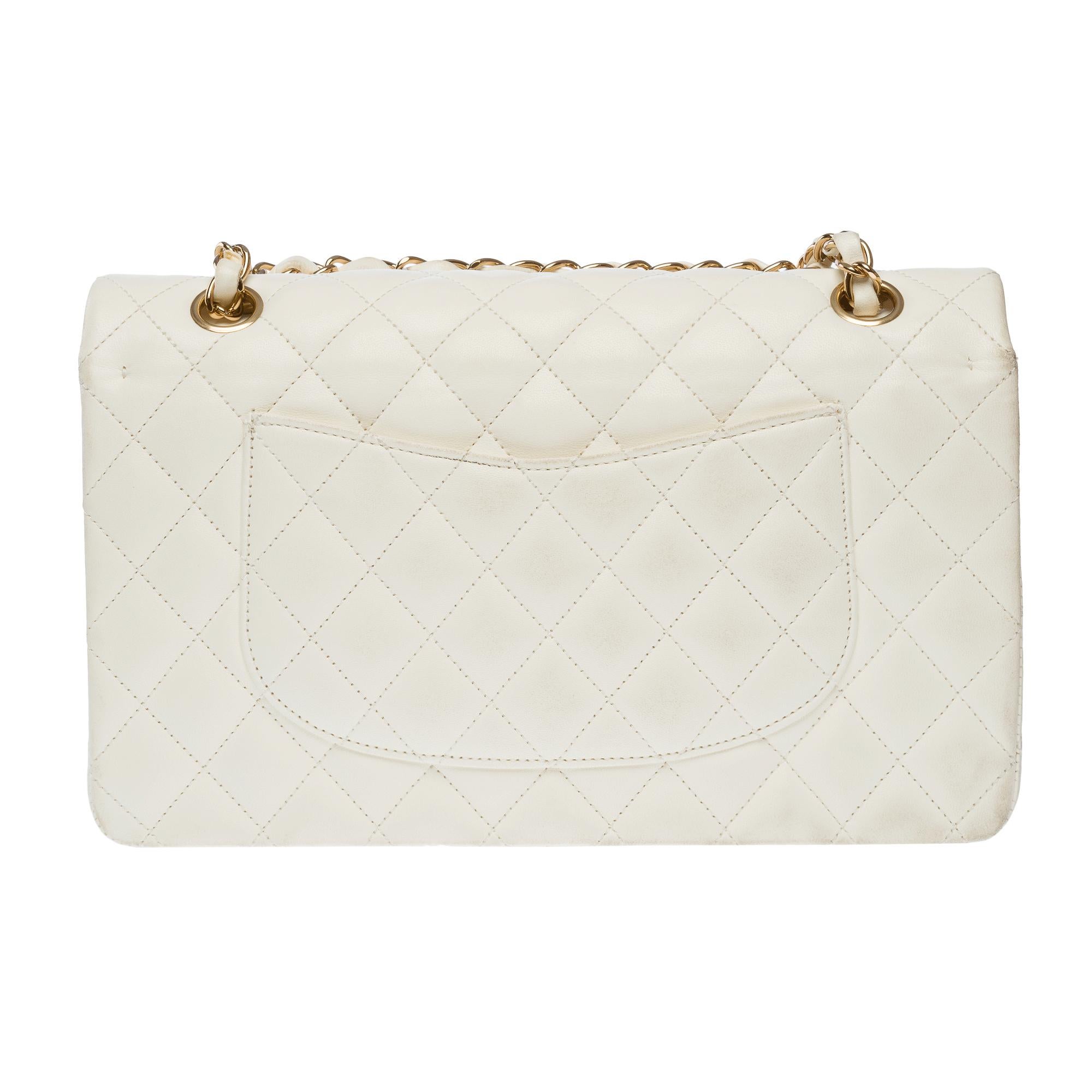 Chanel Timeless double flap shoulder bag in off-white quilted lamb leather, GHW In Good Condition For Sale In Paris, IDF