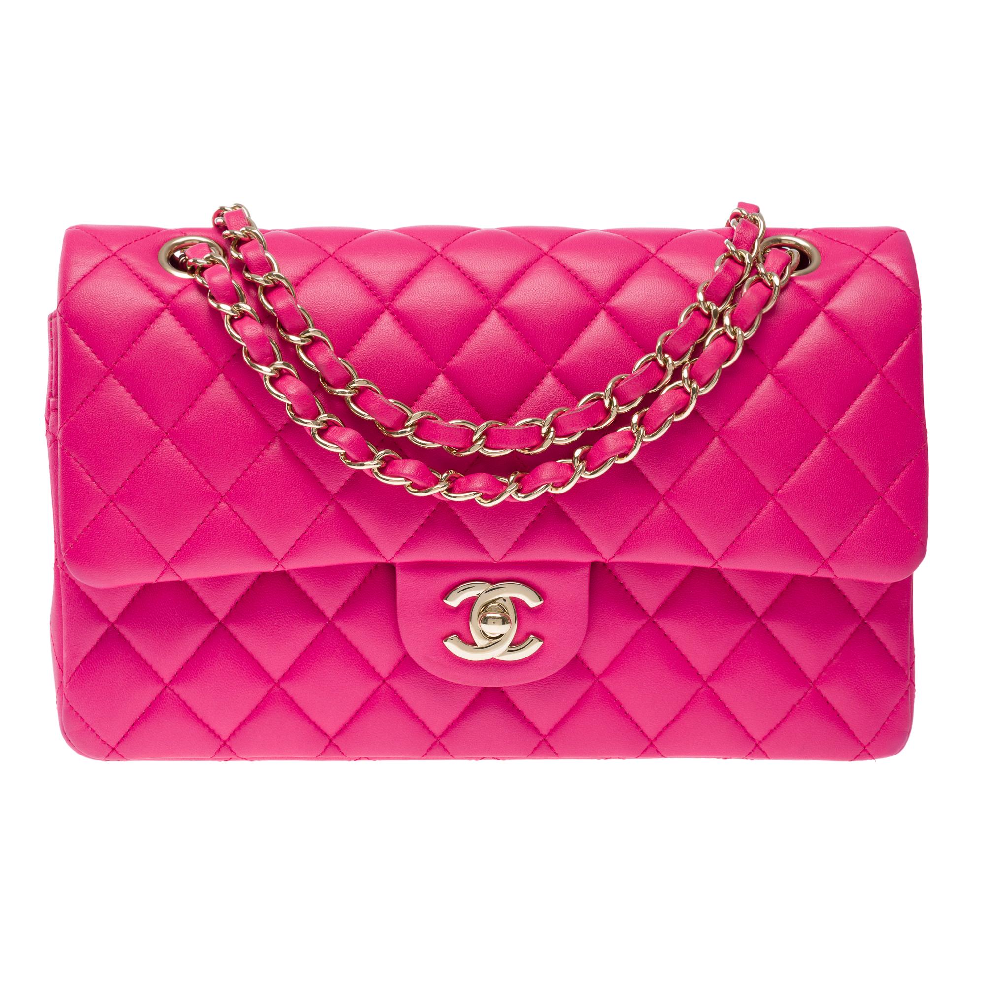 Chanel Timeless double flap shoulder bag in Pink quilted lambskin leather, CHW In Excellent Condition In Paris, IDF