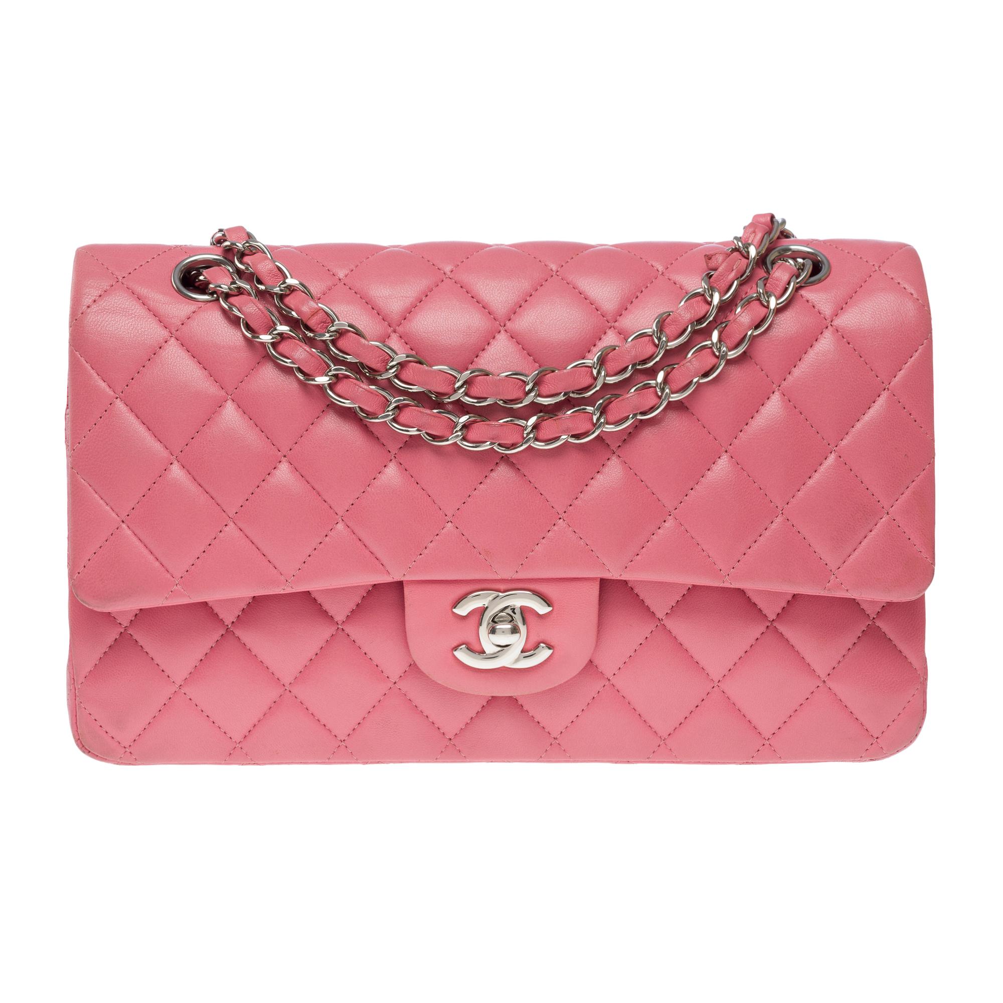 Chanel Timeless double flap shoulder bag in Pink quilted lambskin leather, SHW In Good Condition For Sale In Paris, IDF
