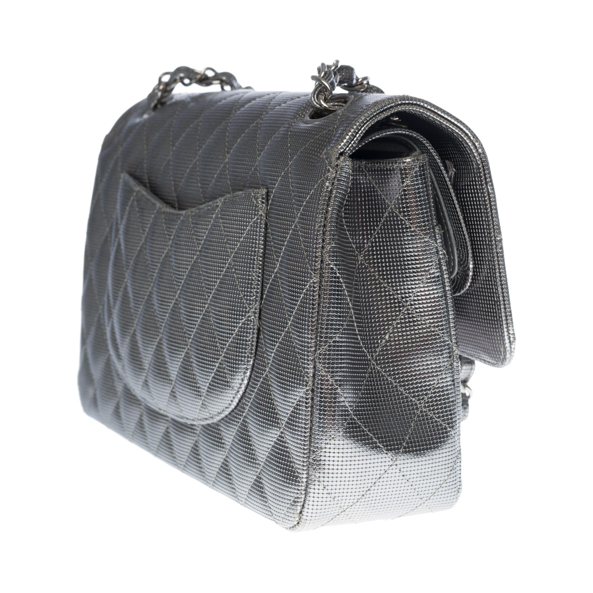 Women's Chanel Timeless double flap Shoulder bag in Silver Metal quilted leather, SHW