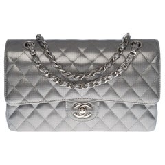 Chanel Timeless double flap Shoulder bag in Silver Metal quilted leather, SHW