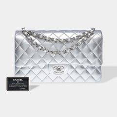 Chanel Timeless Double flap shoulder bag in silver quilted leather , PHW