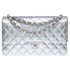 Chanel Timeless Double flap shoulder bag in silver quilted leather , PHW