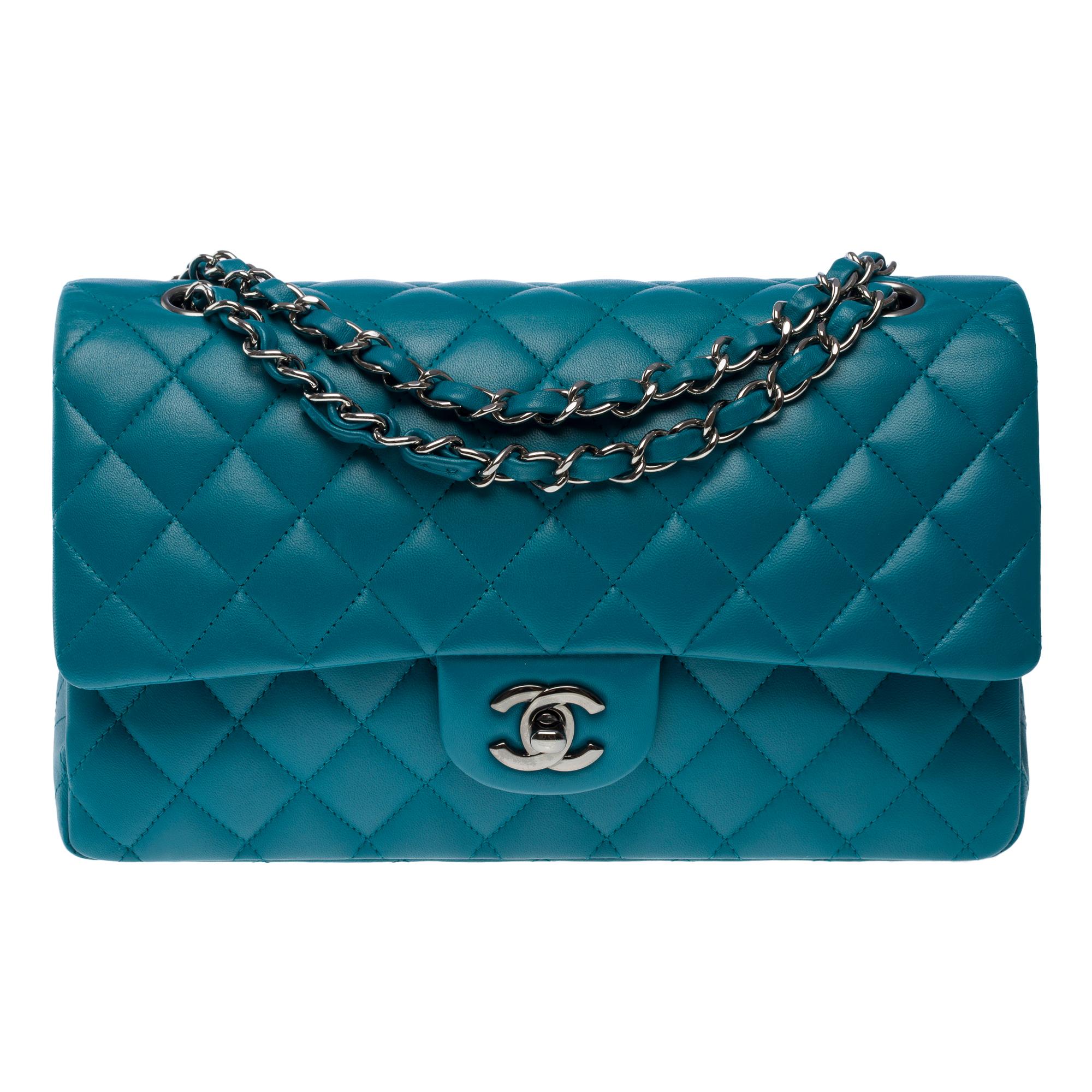 Chanel Timeless double flap shoulder bag in Turquoise quilted lamb leather, BSHW In Excellent Condition For Sale In Paris, IDF