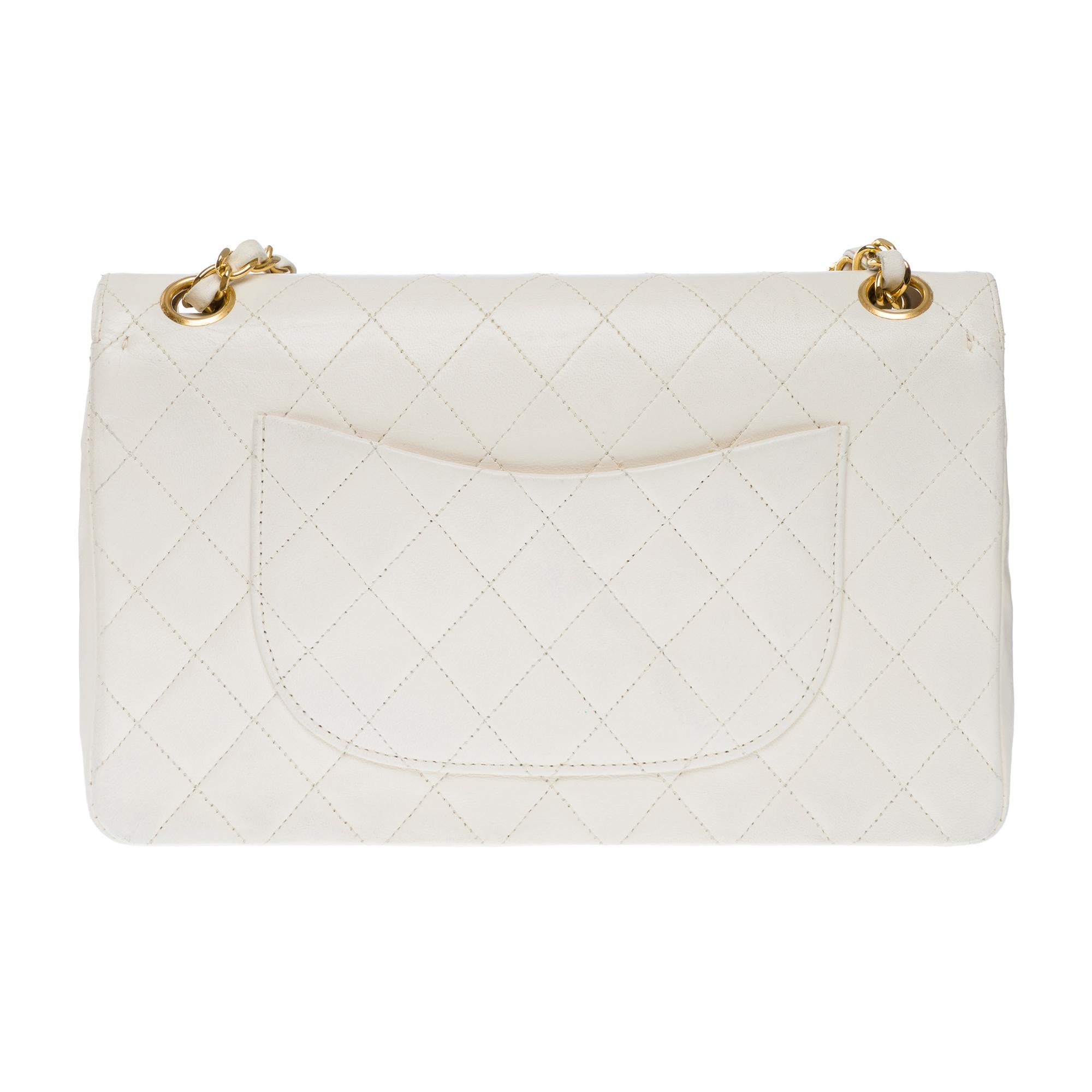 Chanel Timeless Double flap shoulder bag in White Quilted Lambskin leather, GHW In Good Condition In Paris, IDF