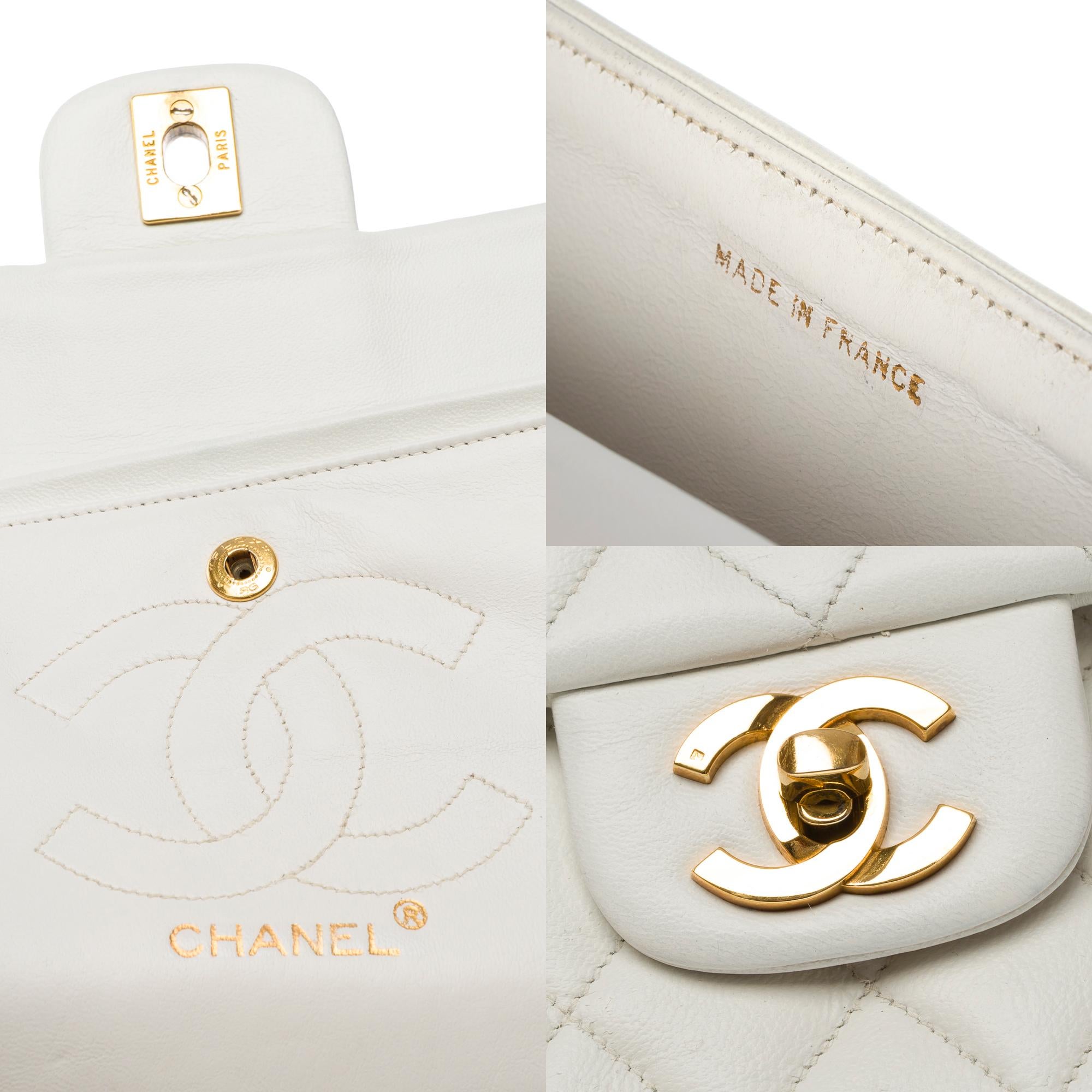 Chanel Timeless Double flap shoulder bag in White Quilted Lambskin leather, GHW For Sale 1