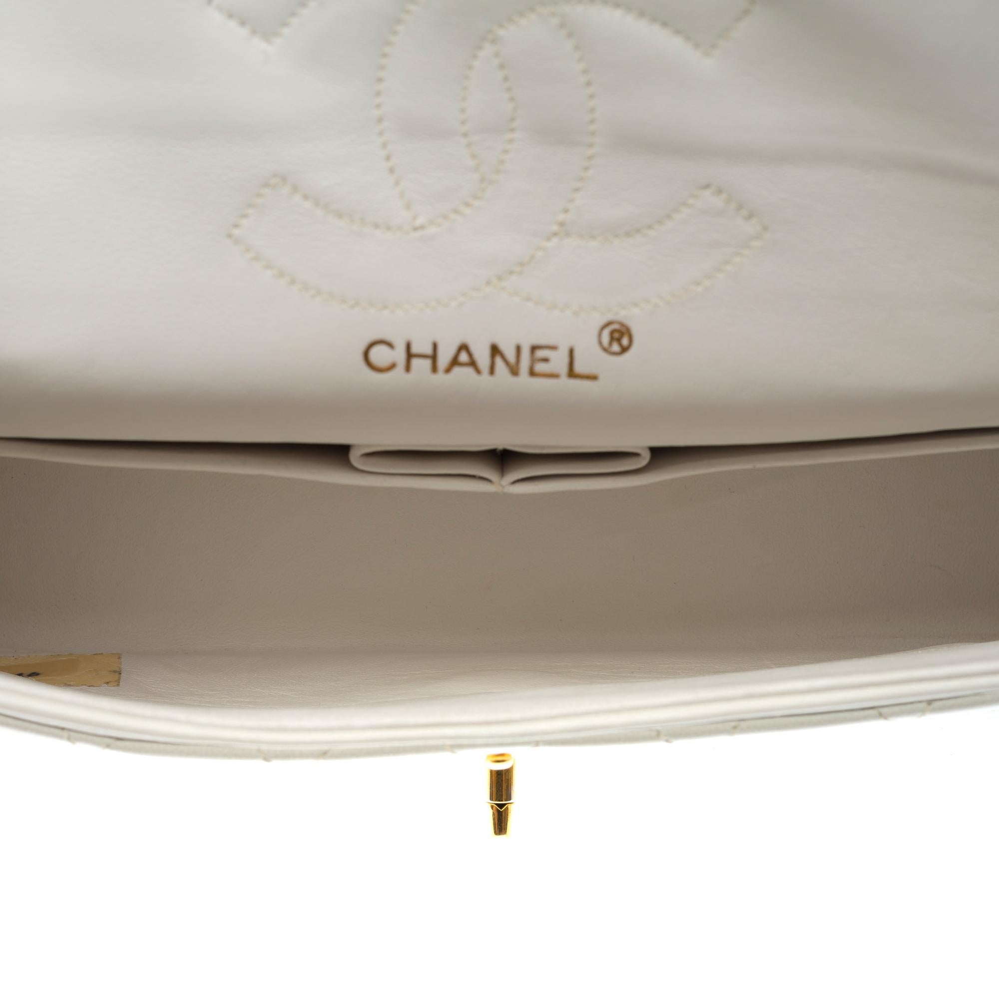Chanel Timeless Double flap shoulder bag in White Quilted Lambskin leather, GHW For Sale 2