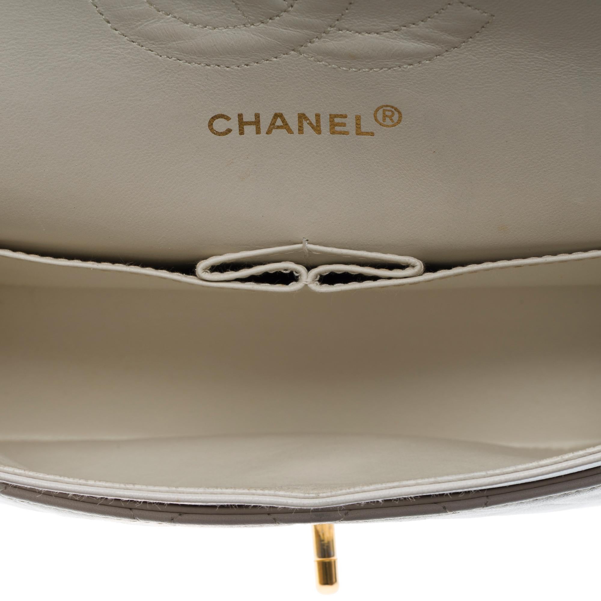 Chanel Timeless Double flap shoulder bag in White Quilted Lambskin leather, GHW For Sale 3