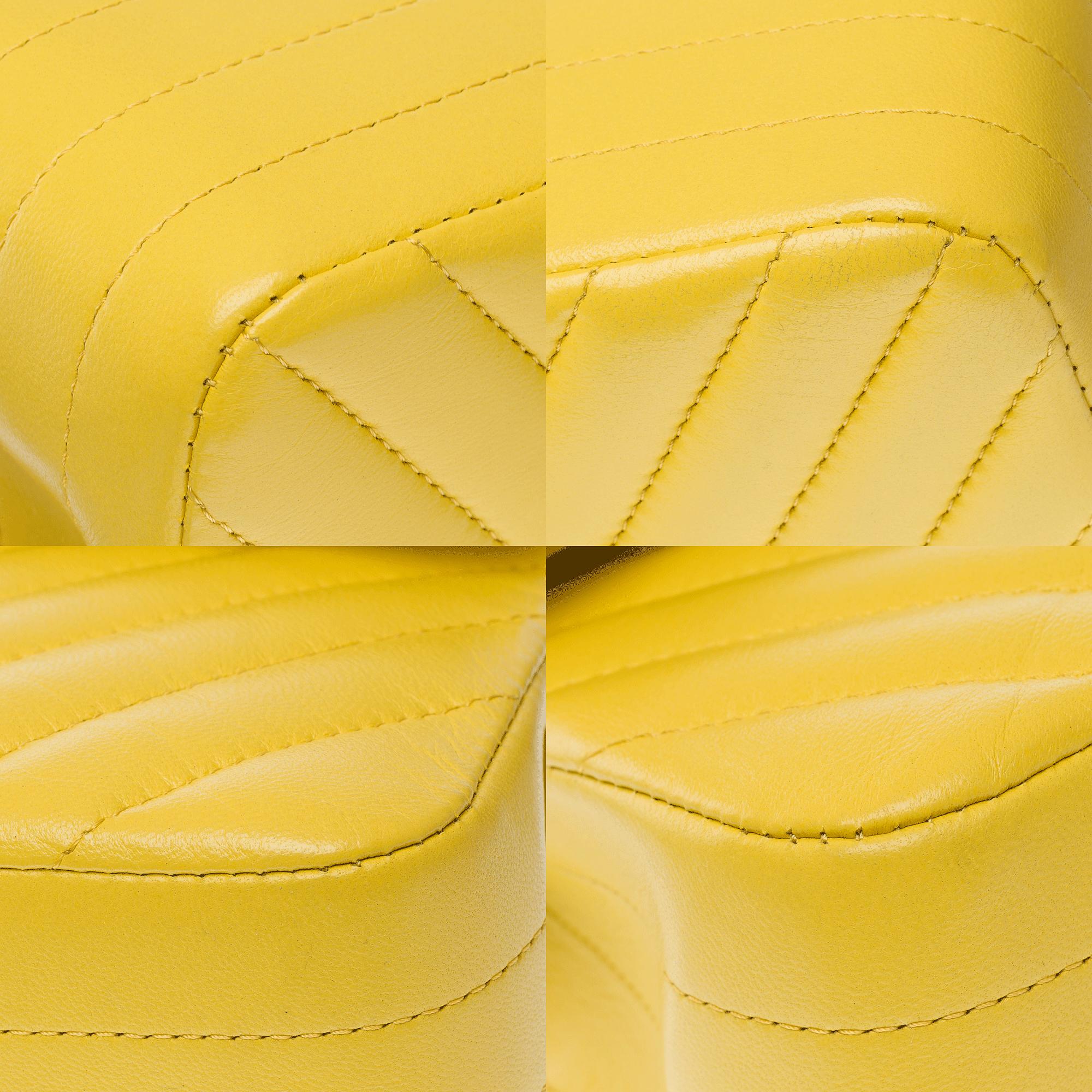 Chanel Timeless double flap shoulder bag in Yellow herringbone quilted lamb, GHW For Sale 8